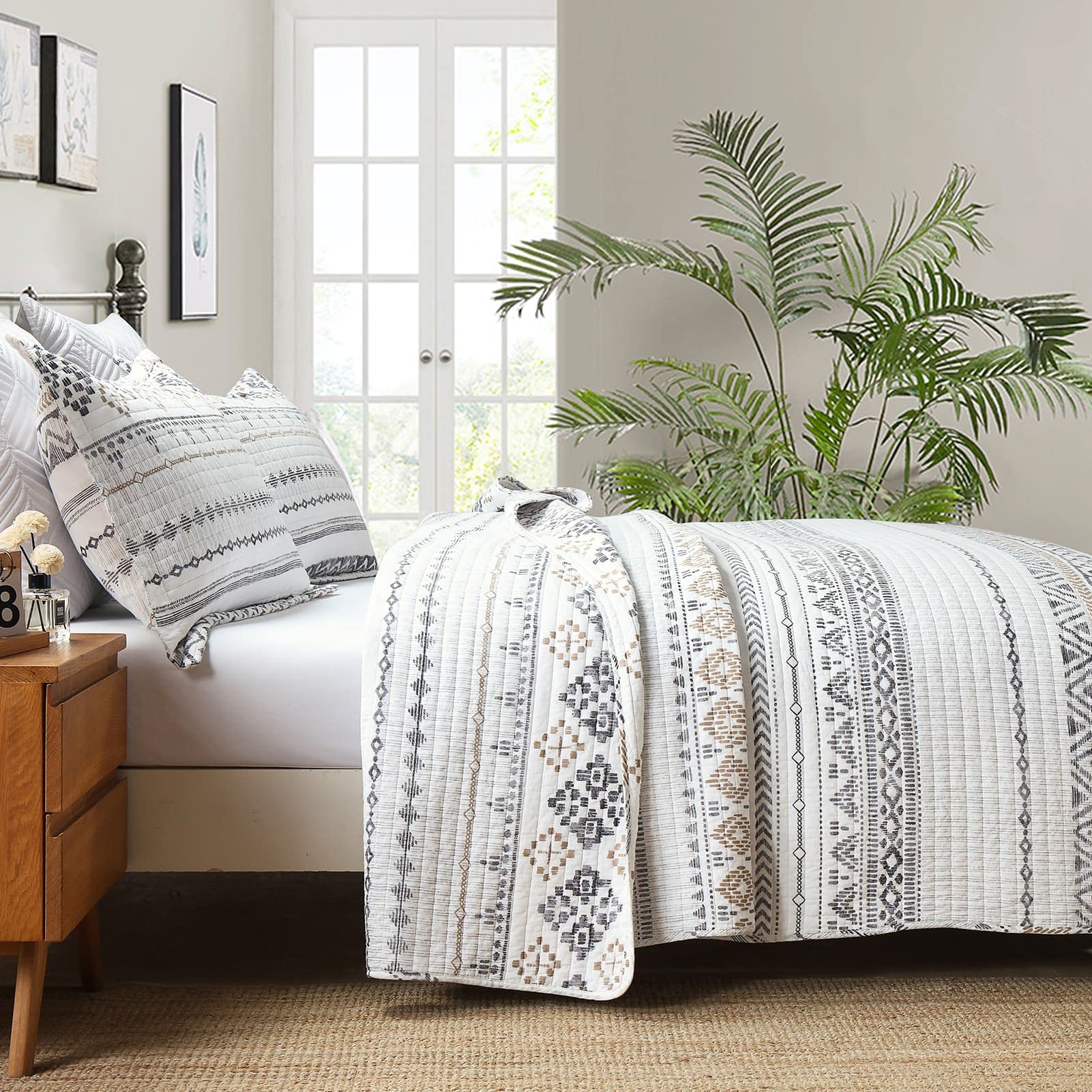 PANGUSHAN 100% Cotton Queen Size Quilt Set - Reversible Lightweight Boho Bedspread, White & Grey Striped Geometric Design, 3-Piece Bohemian Bedding for Comfort & Style | Perfect for Guest Rooms, Master Bedrooms & Cozy Home Decor
