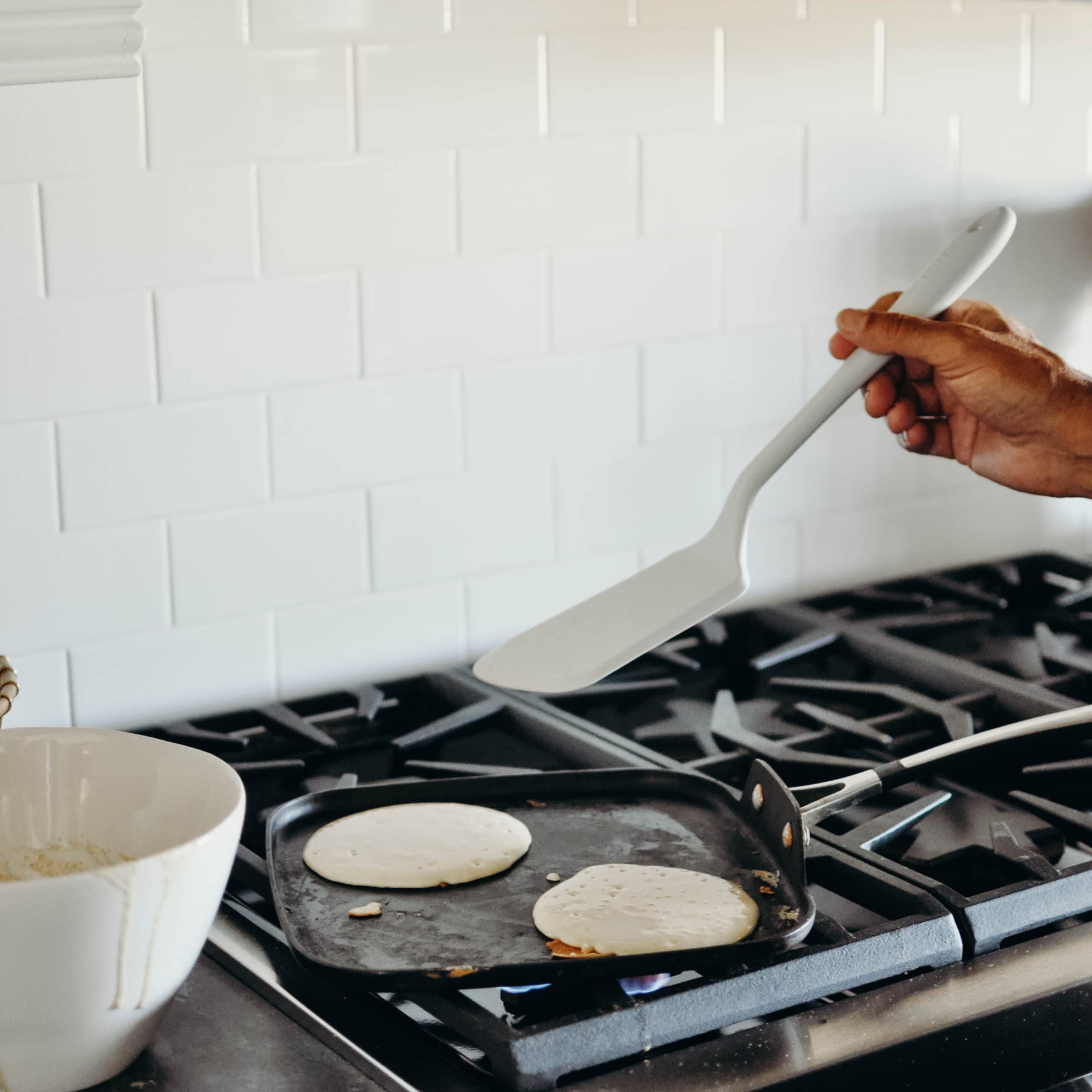 GIR Get It Right Silicone Spatula Turner - Heat-Resistant up to 550°F - Nonstick Pancake Flipper, Egg & Kitchen Tool - Mini 11 Inch - Black Silicone Spatula for Cooking, Baking, Flipping Eggs & Pancakes - Perfect for Nonstick Cookware & Everyday Kitchen Use