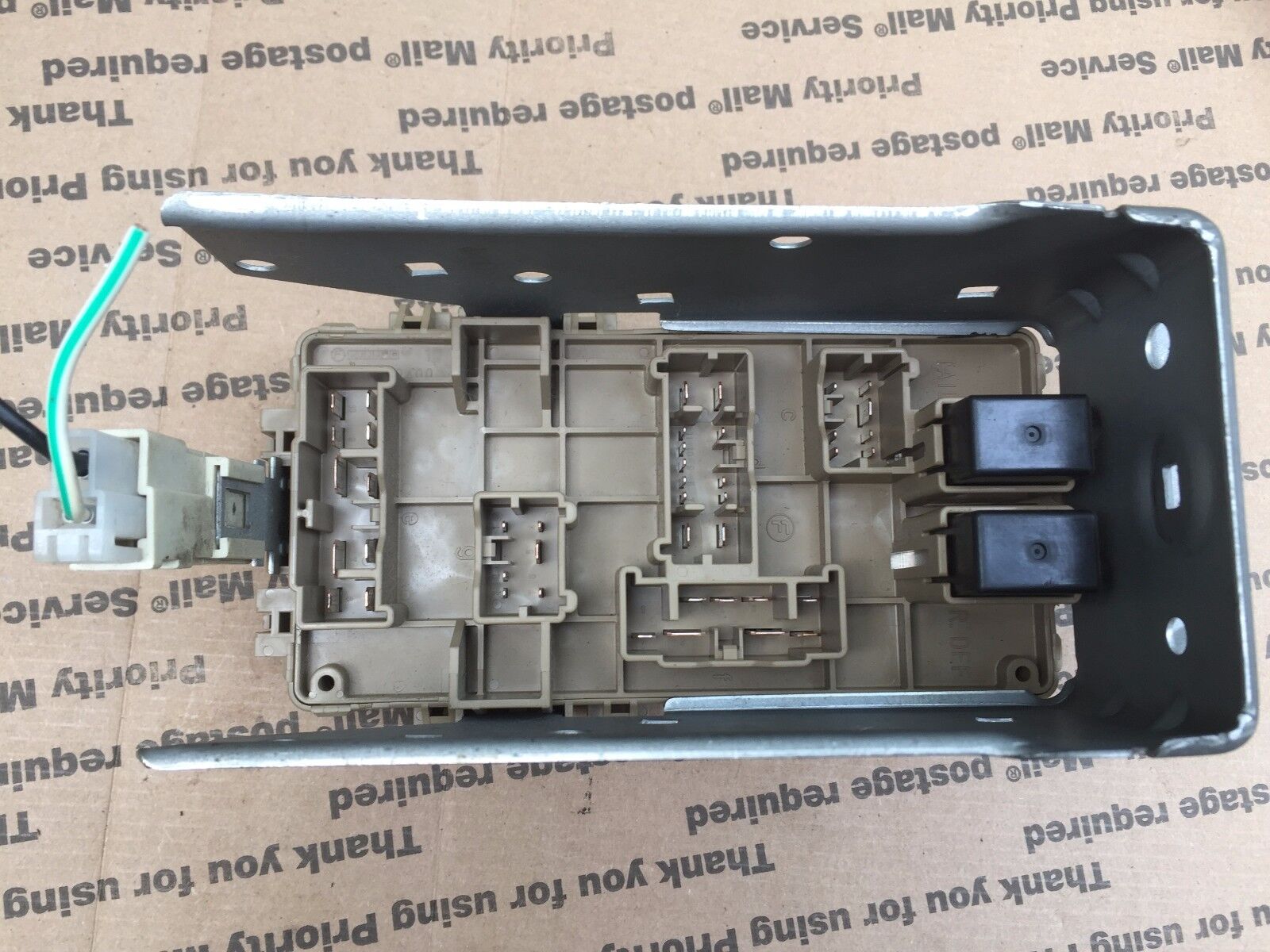 2004-2006 Saab 9-2X Aero Fuse Box PDM Module OEM JB200400 - Replacement for Electrical System Protection | Perfect for DIY Car Repairs & Maintenance
