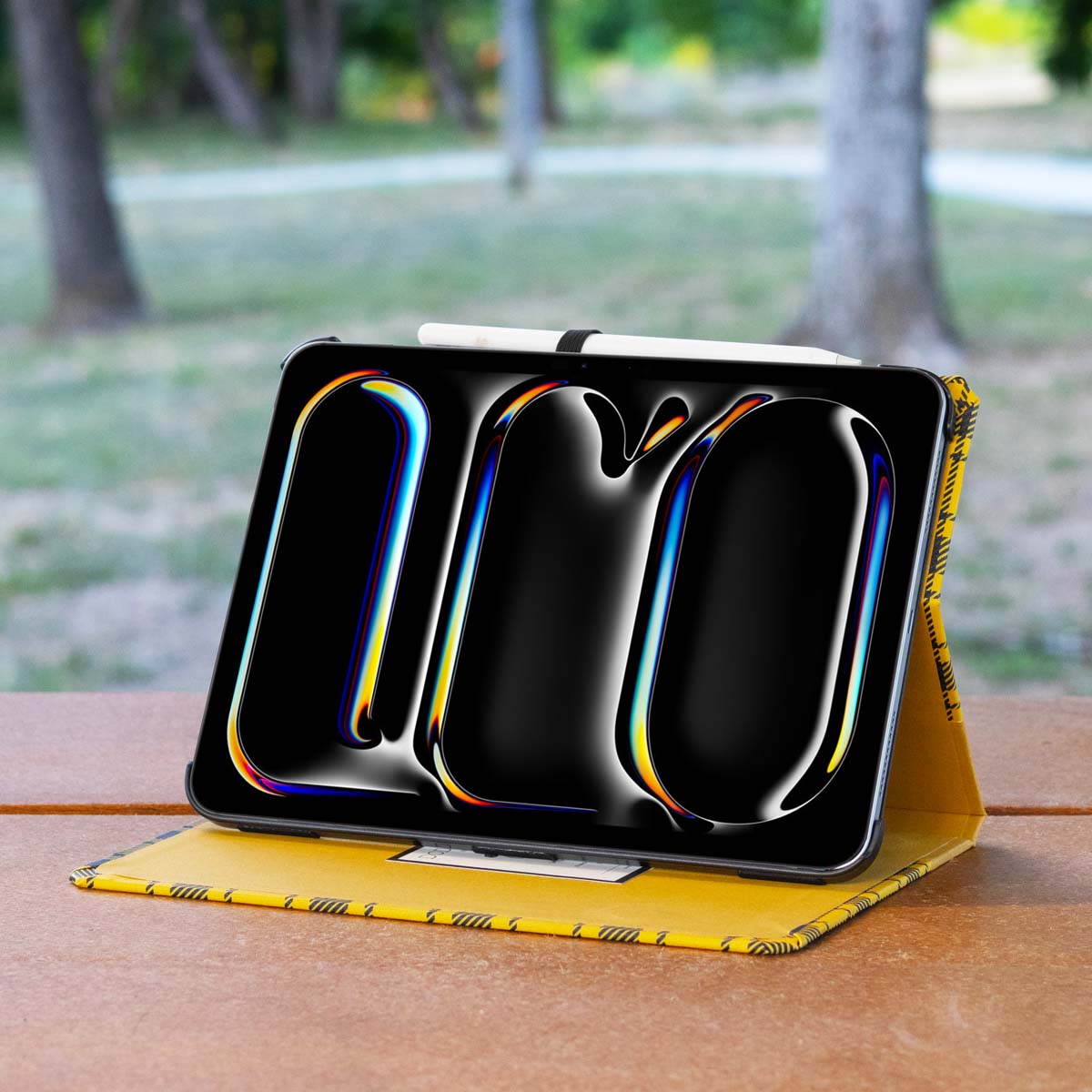 Stylish Two-Tone Plaid iPad Case Collection - Protective & Trendy Cover for iPad Pro/Air/Mini - Perfect for Work, School & Travel Accessories