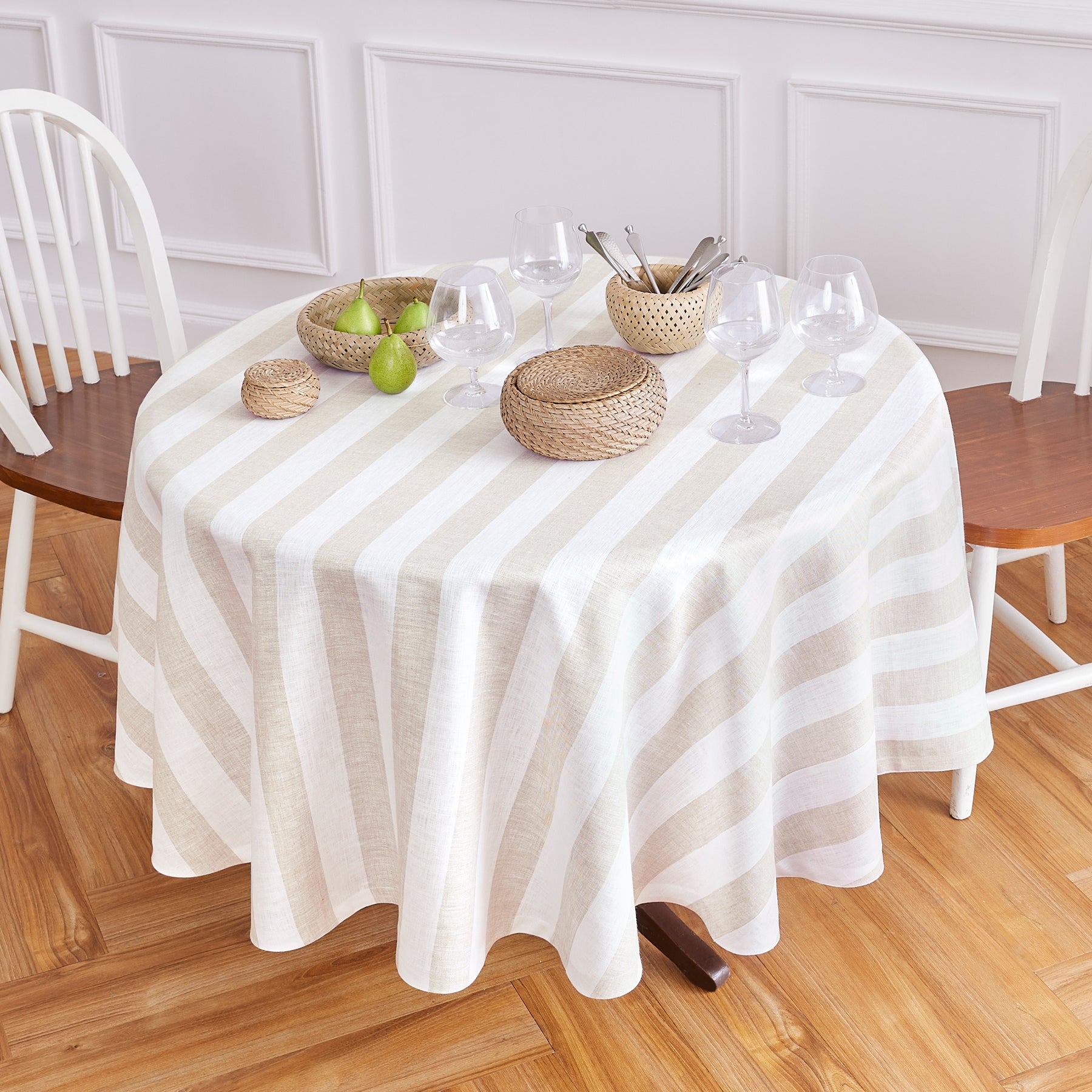 Stylish Cabana Stripe Round Tablecloth - Waterproof & Wrinkle-Resistant Outdoor/Indoor Dining Decor for Patio, Picnic, and Party Use