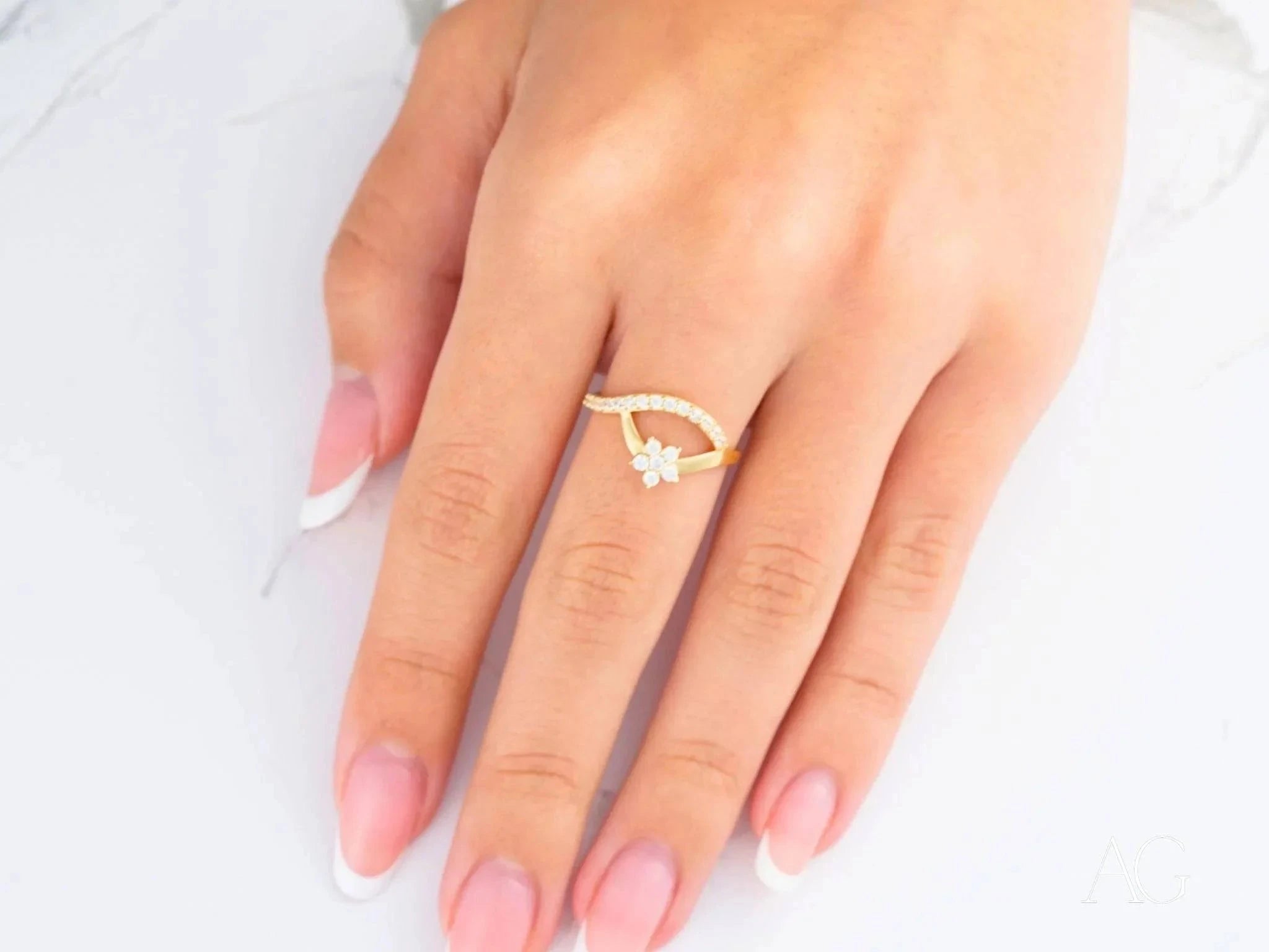 18K Yellow Gold CZ Flower Ring for Women - Elegant Cubic Zirconia Floral Jewelry - Perfect for Weddings, Anniversaries & Special Occasions