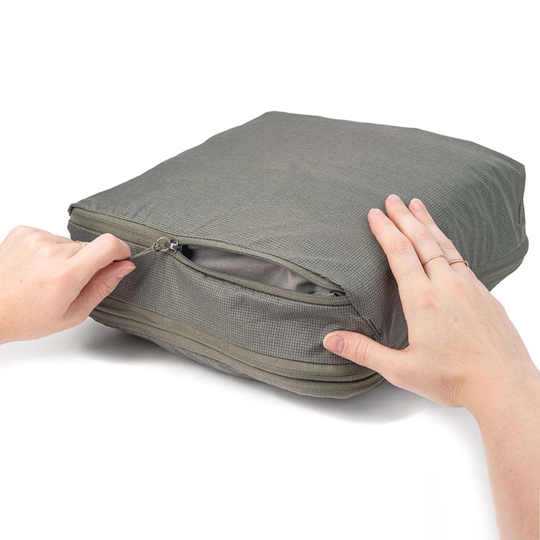 Peak Design Medium Packing Cube - Travel Organizer for Clothes & Accessories - Perfect for Backpacks, Suitcases & Carry-On Luggage