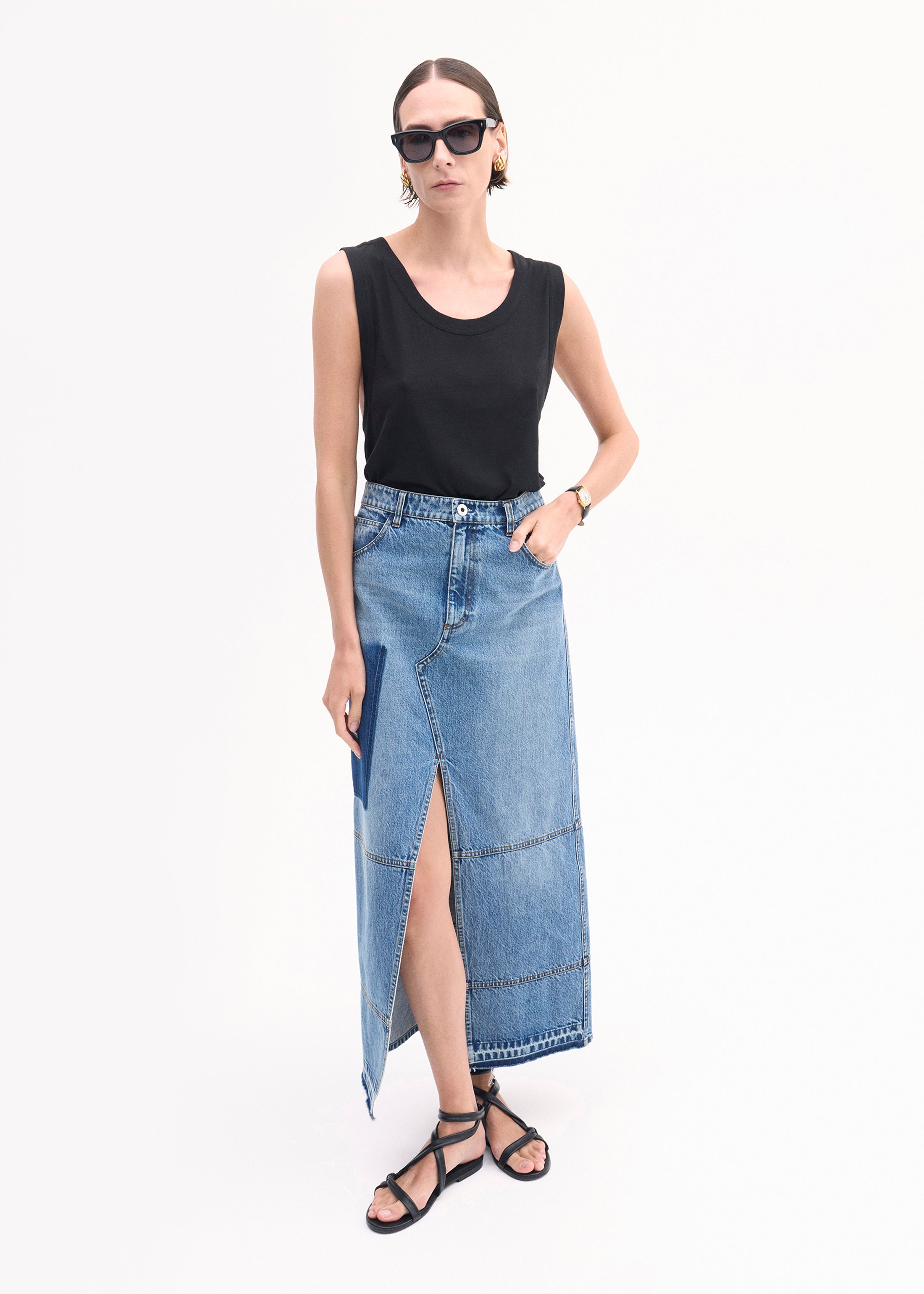 Breathable Loose Tank Top in Slub Jersey - Black | Casual Summer Wear & Layering Essential