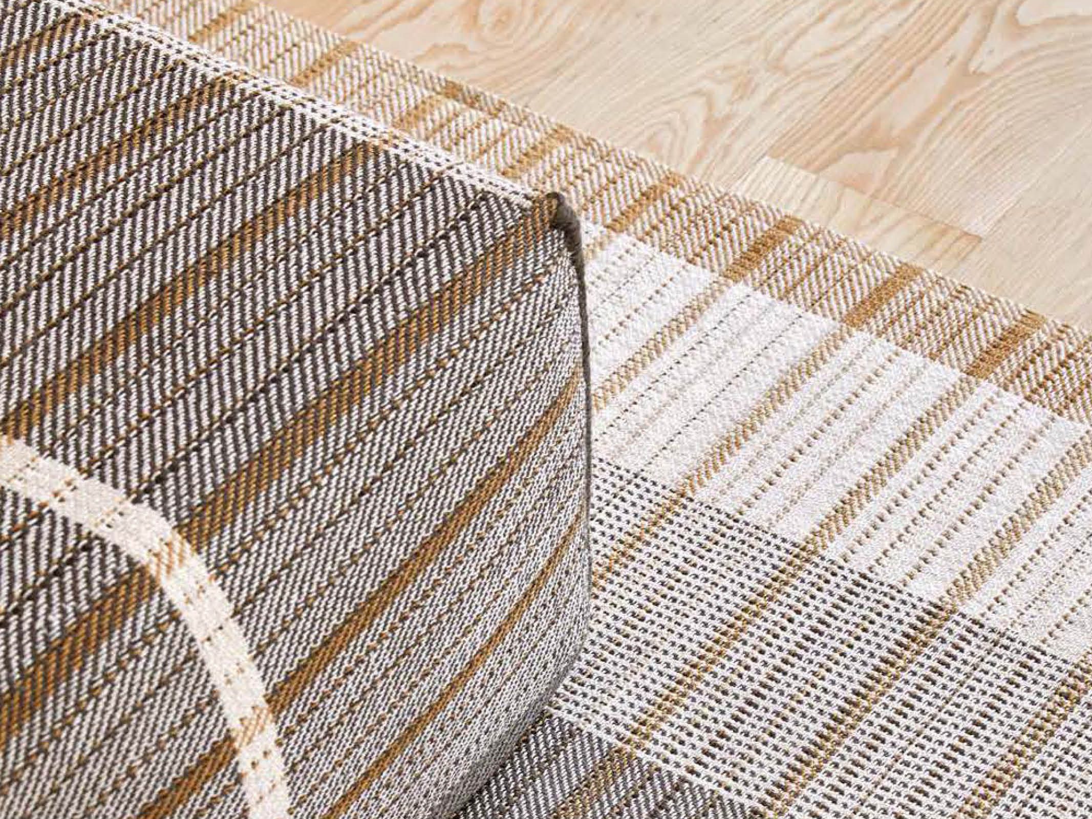 Charlotte Lancelot Reversible Rug - Soft & Durable Non-Slip Area Rug for Living Room, Bedroom, Nursery - Easy to Clean Home Decor for Modern & Bohemian Style Interiors