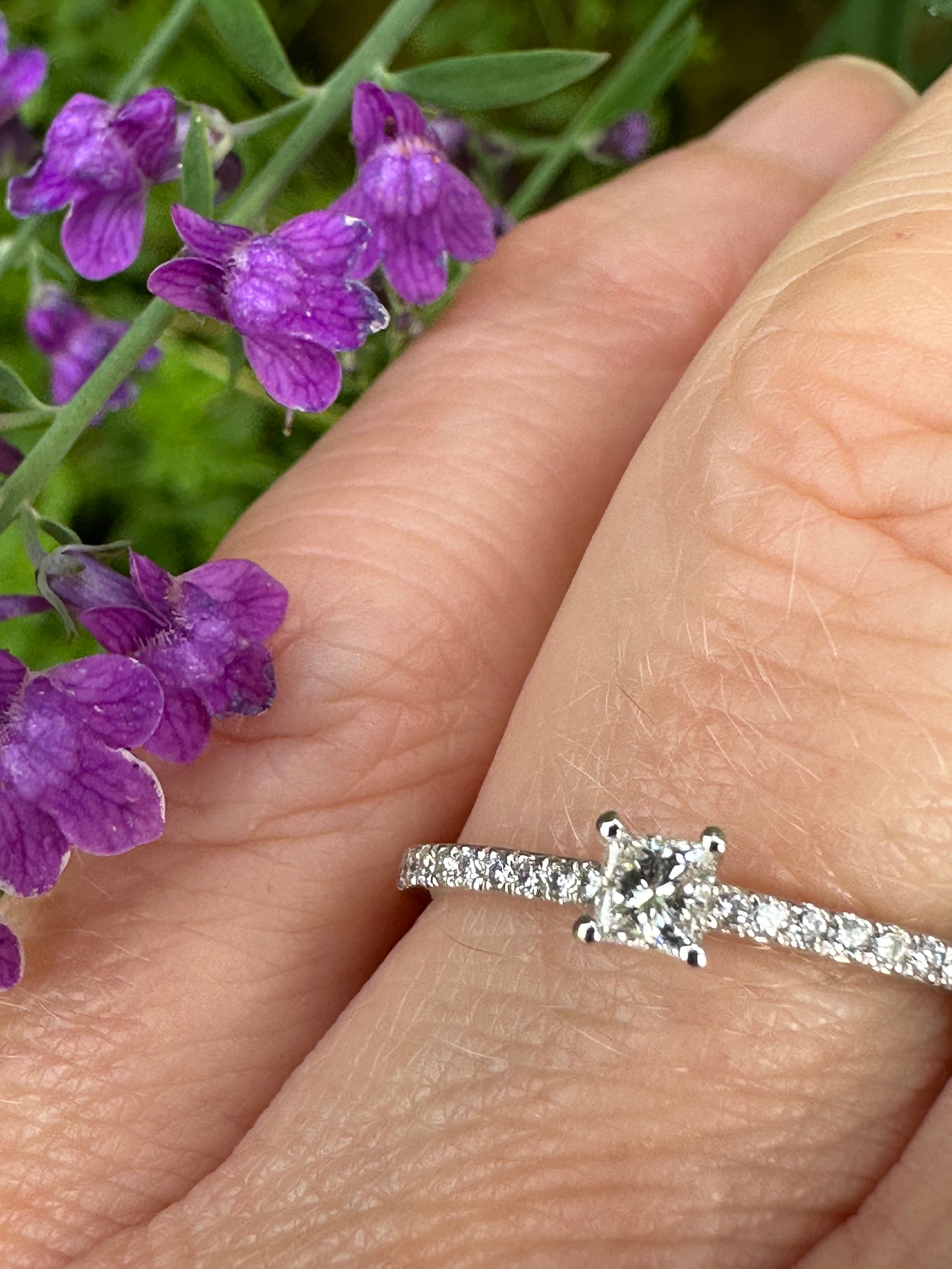 18ct White Gold Princess Cut 0.15ct Natural Diamond Shoulder Ring - Elegant Wedding Band, Anniversary Gift for Her, Perfect for Engagement & Special Occasions