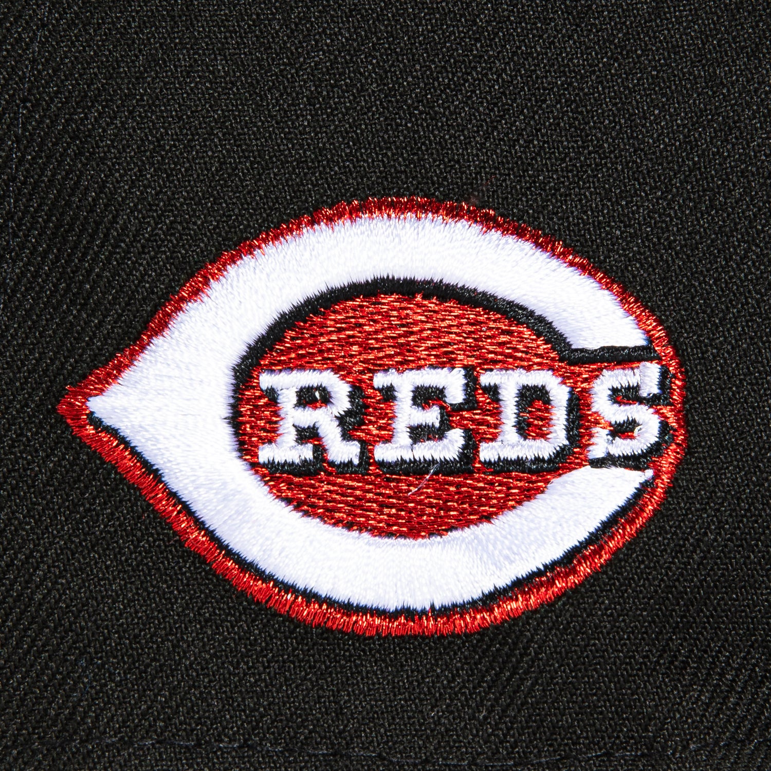 New Era 59Fifty Cincinnati Reds Logo Patch Script Baseball Cap - Black MLB Officially Licensed Snapback Hat for Men & Women - Perfect for Baseball Games, Fan Gear & Streetwear Fashion