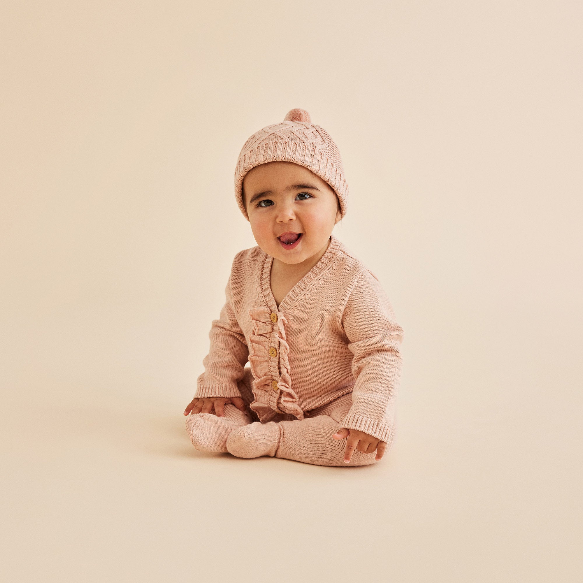 Warm Knitted Cable Hat for Women & Men - Winter Beanie with Classic Cable Design - Perfect for Skiing, Hiking & Cold Weather