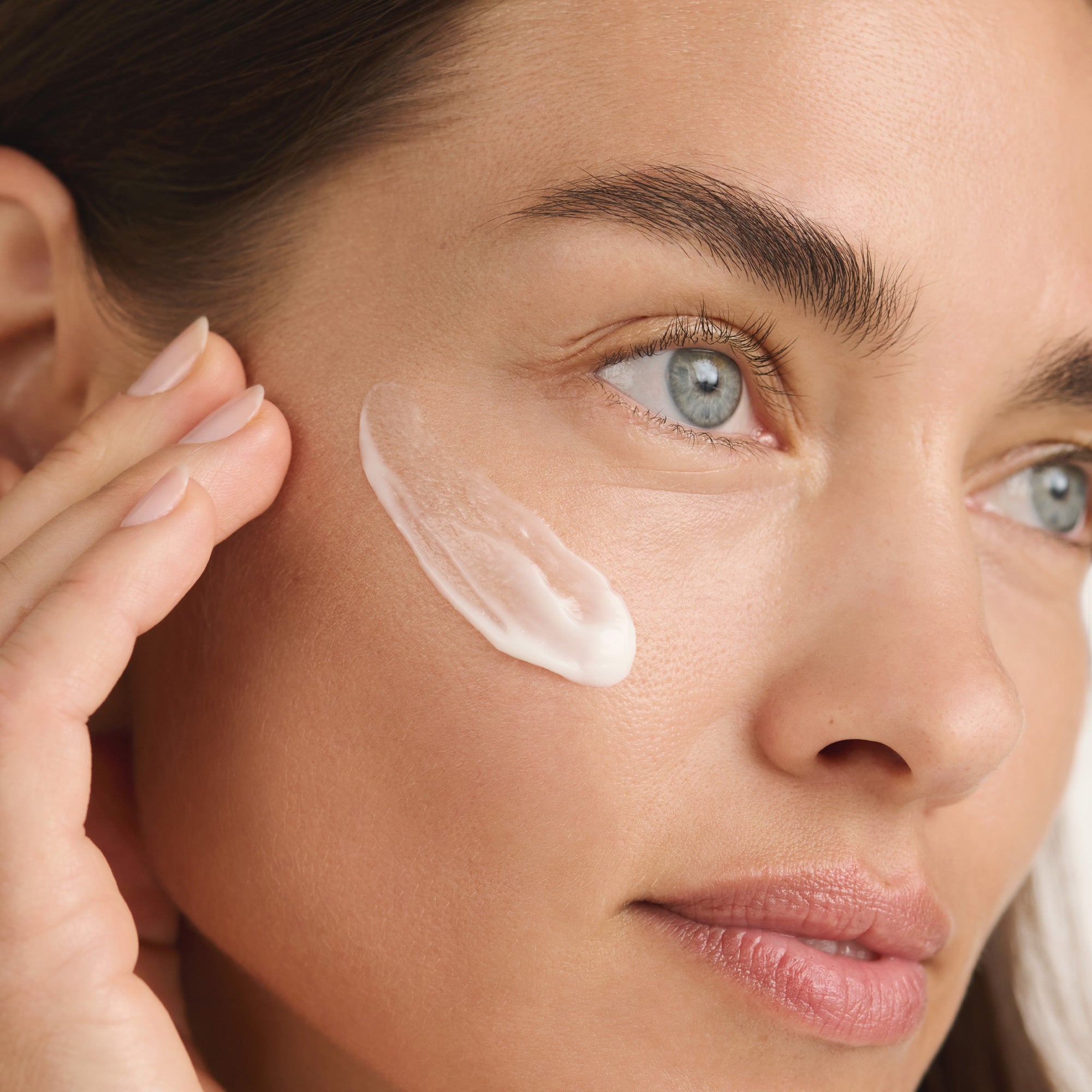 Brightening Emulsion Lightweight Moisturizer for Face - Hydrating & Glow Boosting Day Cream - Perfect for Dry Skin & Daily Skincare Routine