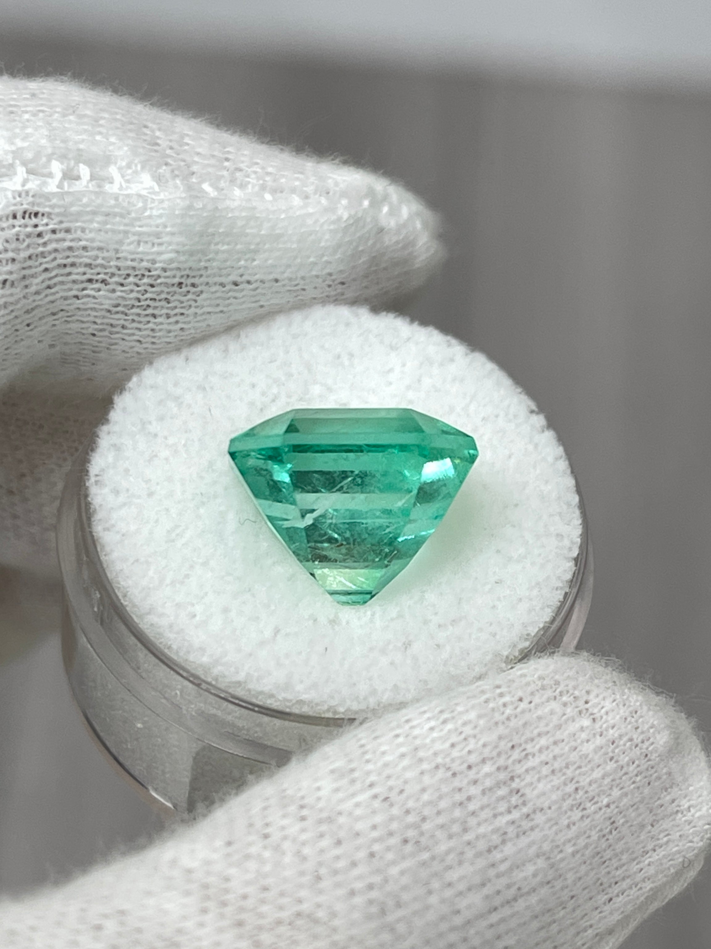 10.49 Carat Natural Colombian Emerald - 13x13mm Asscher Cut Loose Gemstone for Jewelry Making, Engagement Rings & Luxury Gifts
