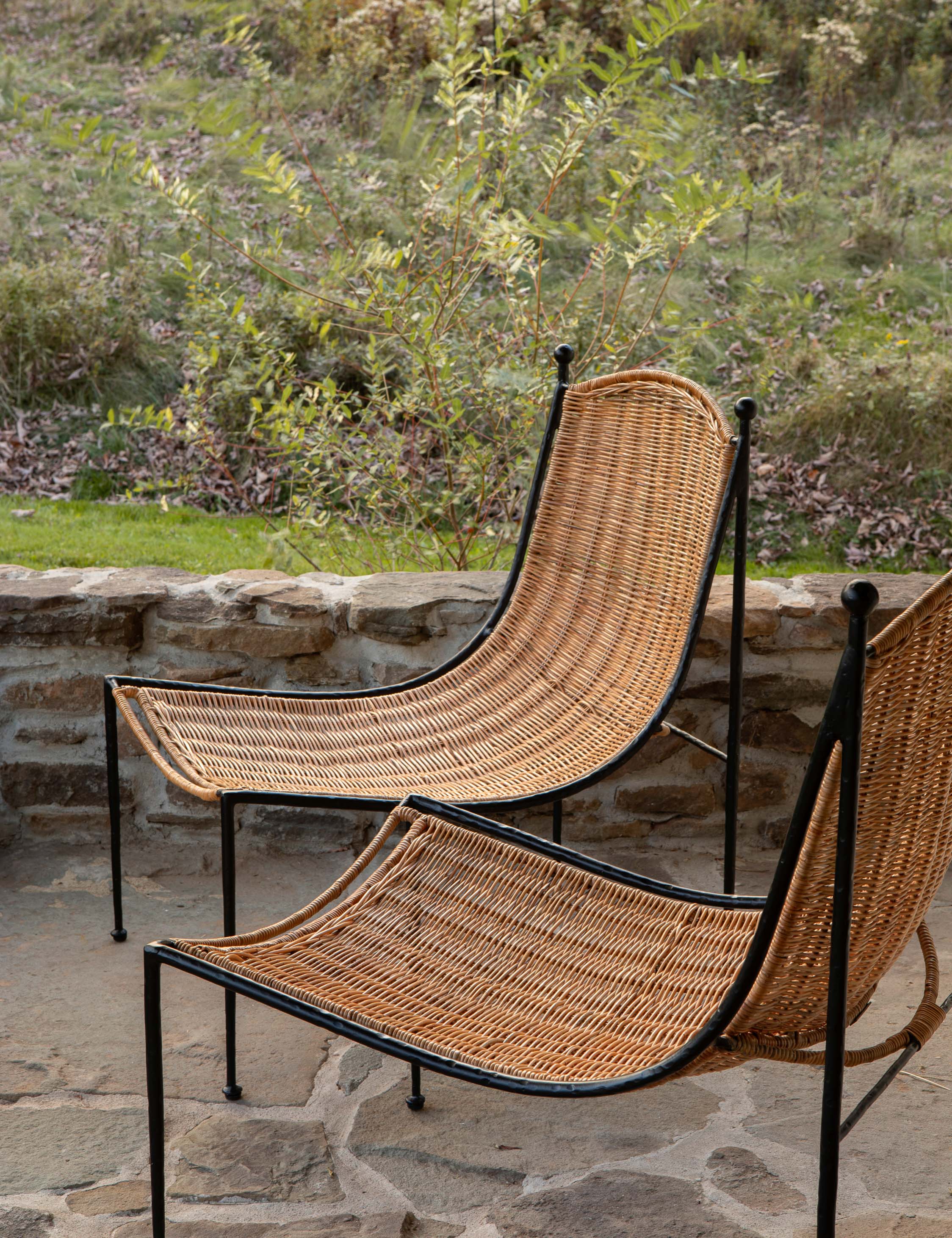 Stylish Bonnet Accent Chair for Indoor & Outdoor Use - Perfect for Patio, Living Room, and Garden Decor