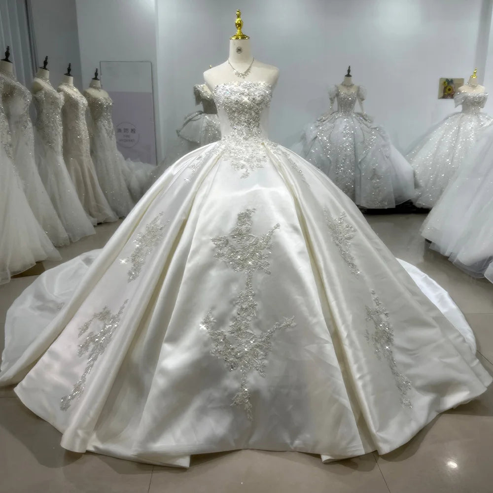 Luxury Sleeveless Satin Ball Gown Wedding Dress - Backless Princess Gown for Brides, Prom, Evening Gala & Formal Events