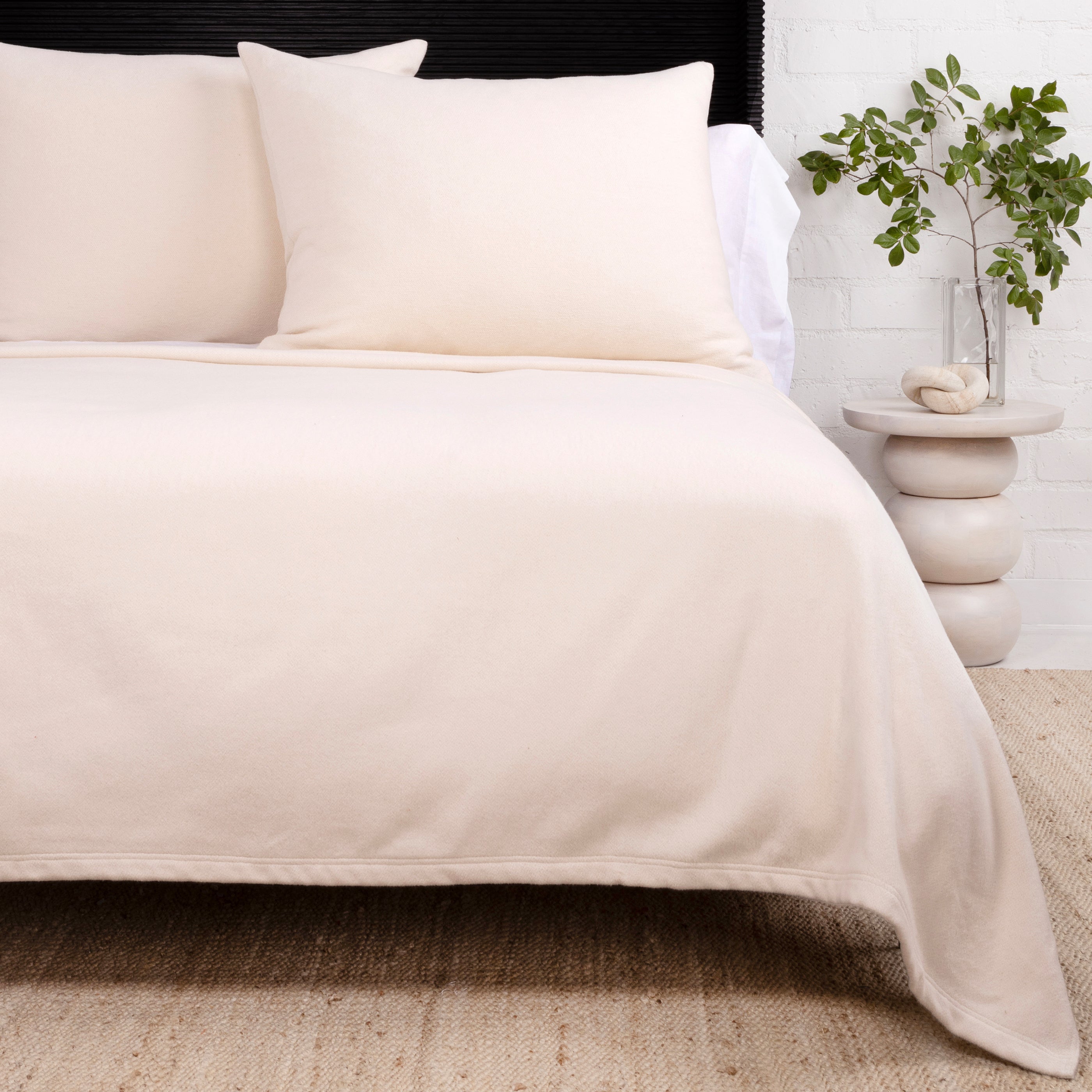 Billie Blanket - Ultra Soft & Cozy Fleece Throw Blanket for Bed, Couch & Travel - Perfect for Winter, Gifts & Home Decor