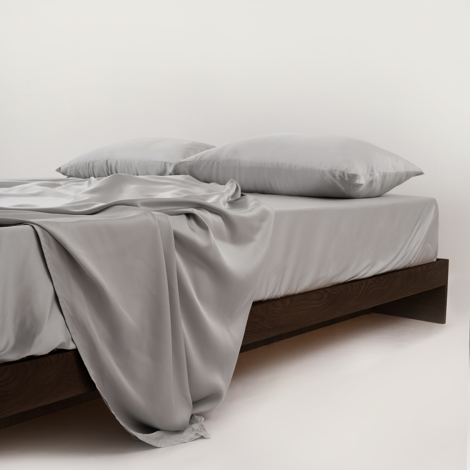 FURRFREE Bamboo Sheet Set - Hypoallergenic & Pet Hair Repellent Bedding for Dogs & Cats | Soft Breathable Sheets for Allergy Relief | Perfect for Pet Owners & Family Bedrooms
