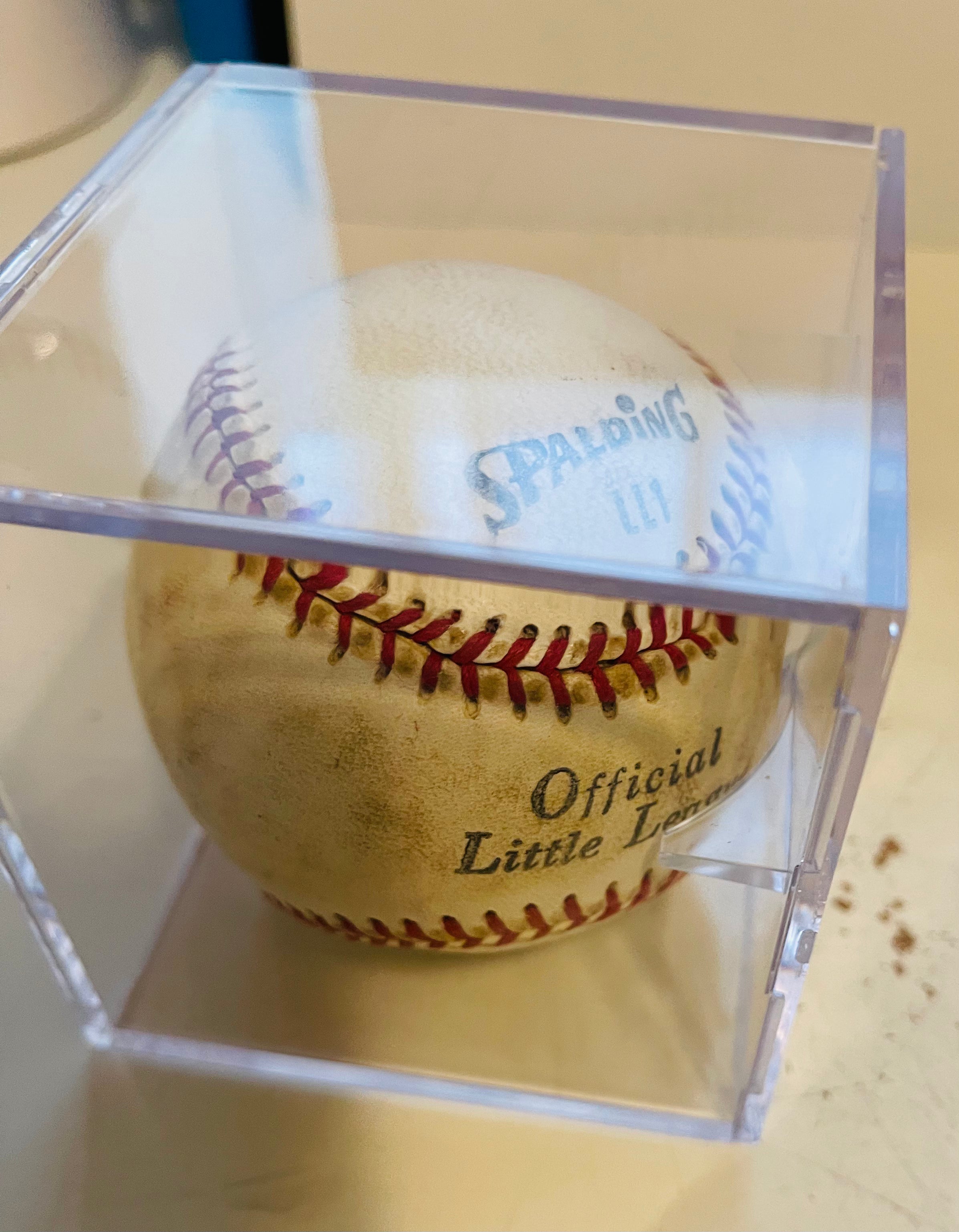 Authentic Mickey Mantle Autographed Baseball with Display Case & COA - Perfect for Collectors, Sports Memorabilia Fans, and Home Decor