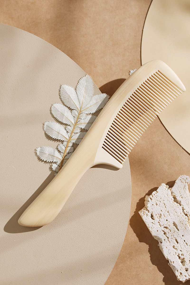 Natural Wood Wide Tooth Comb for Detangling & Scalp Massage - Gentle on Hair, Reduces Breakage - Perfect for Wet & Dry Hair, Styling, and Salon Use