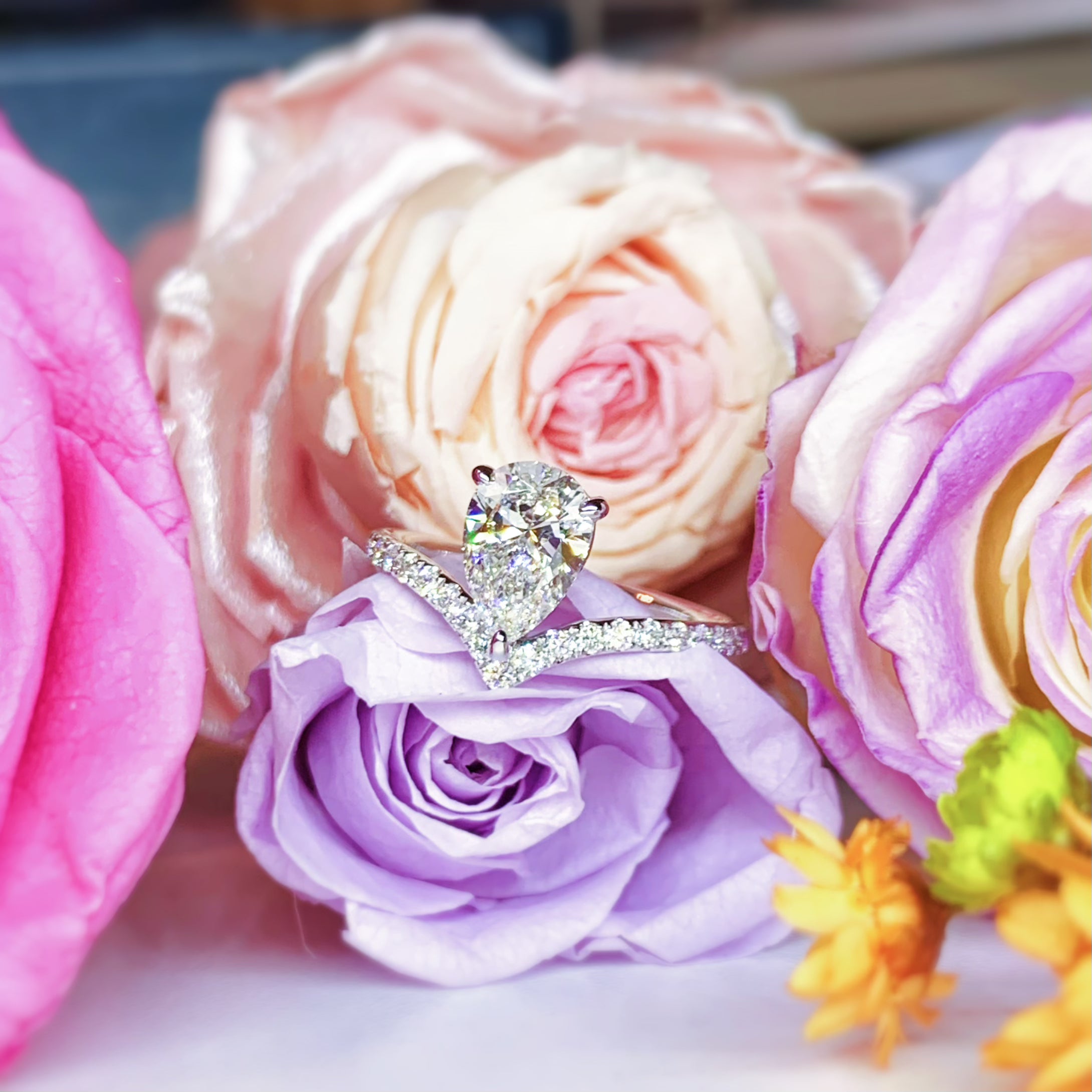 1.01CT Pear Cut Lab Grown Diamond Engagement Ring with Side Stones - Elegant Wedding Proposal Jewelry for Her - Perfect for Anniversaries, Valentine's Day & Special Occasions