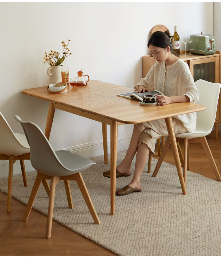 Solid Oak Wood Extendable Dining Table - Expandable for 6 to 8 People - Perfect for Small Spaces & Family Gatherings
