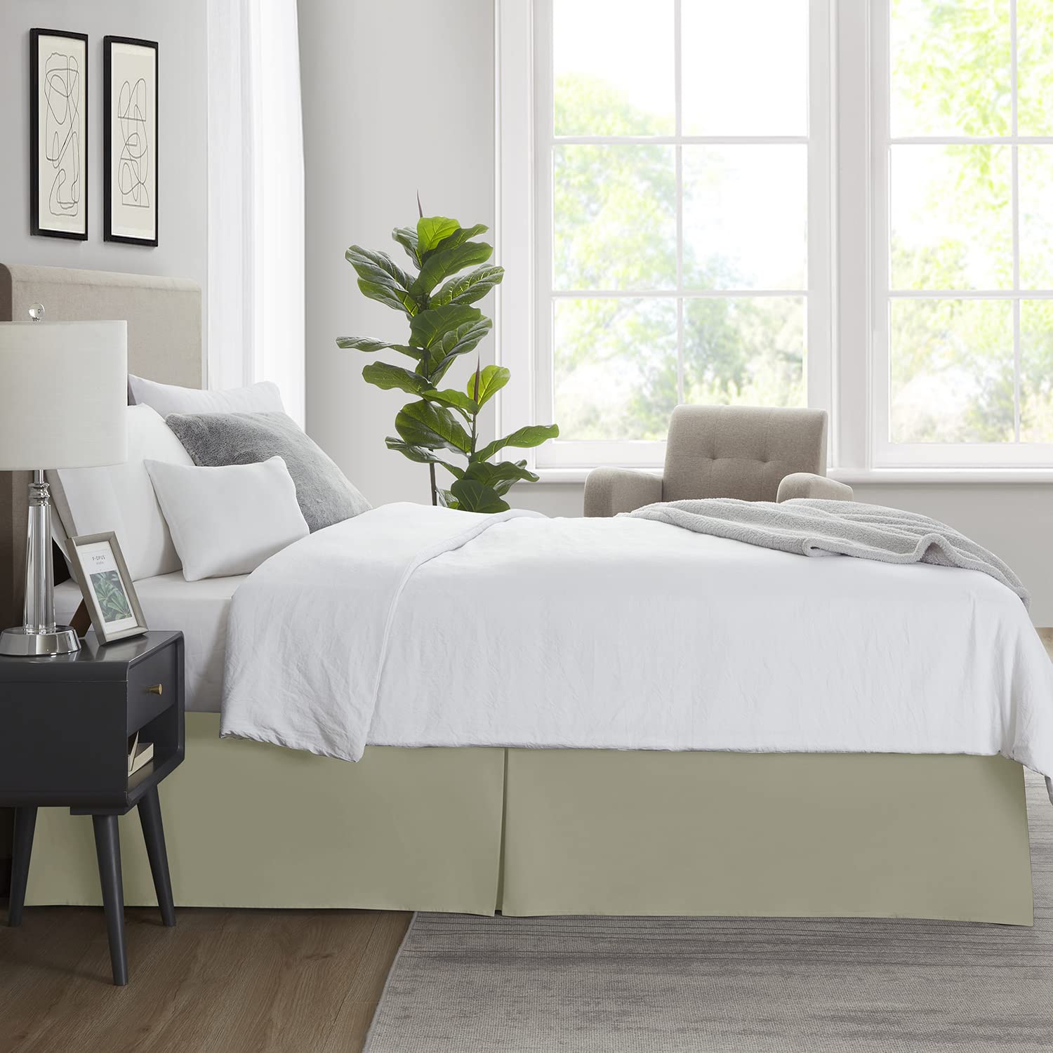 Nestl Green King Size Bed Skirt - 14 Inch Drop Brushed Microfiber Bed Skirt with Hotel Quality Pleats | Shrink & Fade Resistant | Perfect for Luxury Bedrooms & Hotel Room Decor