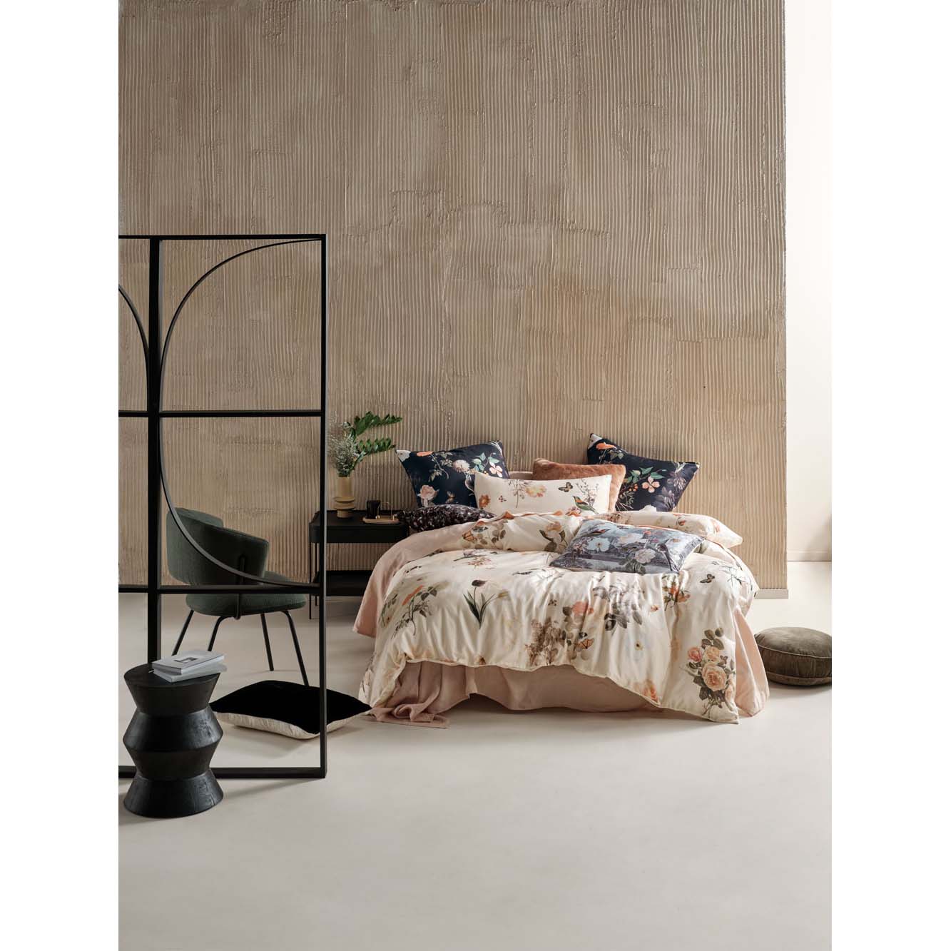 Gwyneth Peach Quilt Cover Set - Super King Size Bedding | Soft & Breathable Cotton Duvet Cover for Luxurious Comfort | Perfect for Master Bedrooms & Guest Rooms