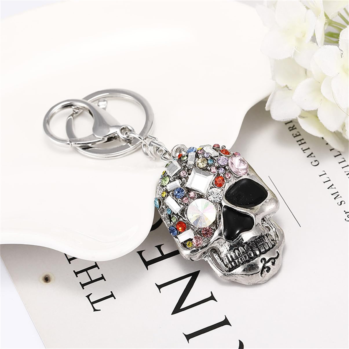 Gothic Skull Keychain with Rhinestones - Punk Style Diamond Crystal Keyring for Men & Women - Perfect for Car Keys, Backpacks, and Gothic Fashion Accessories