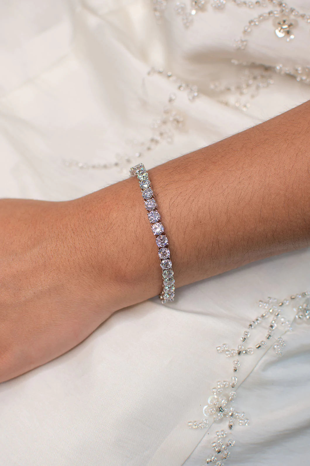 Stylish Polo Bracelet for Men & Women - Trendy Adjustable Wristband for Casual & Formal Wear - Perfect for Everyday Fashion & Gifts
