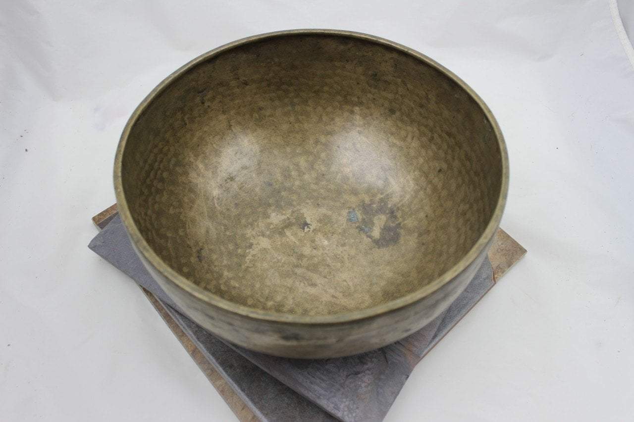 11 Inch Hand-Hammered Singing Bowl - 319Hz Eb4 Tibetan Meditation Sound Healing Instrument for Yoga, Chakra Balancing & Relaxation
