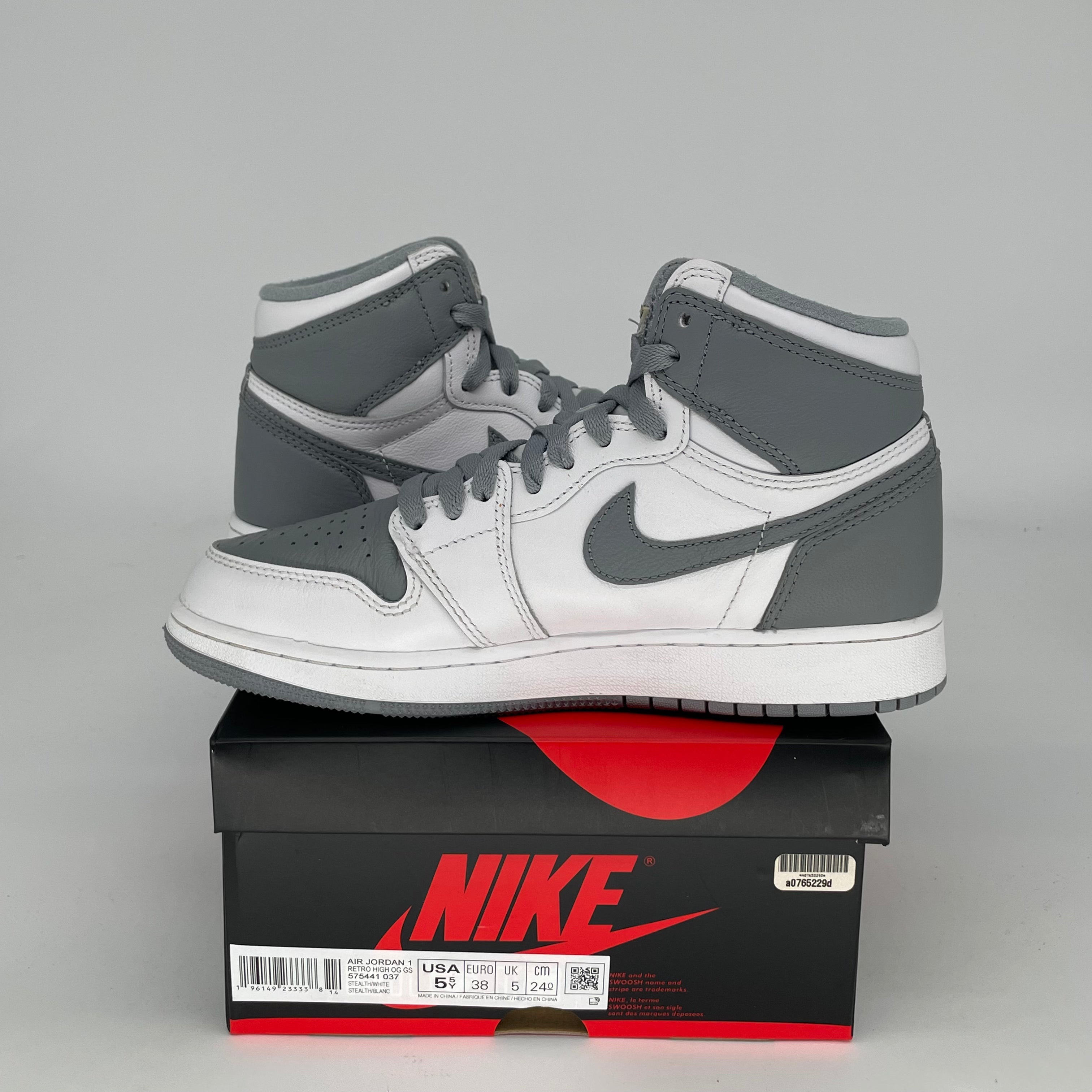 Original Air Jordan 1 Retro High OG 'Stealth' Sneakers - Women's Size 5.5/7W (Style Code: 555088-037) - Perfect for Streetwear, Basketball & Casual Outfits