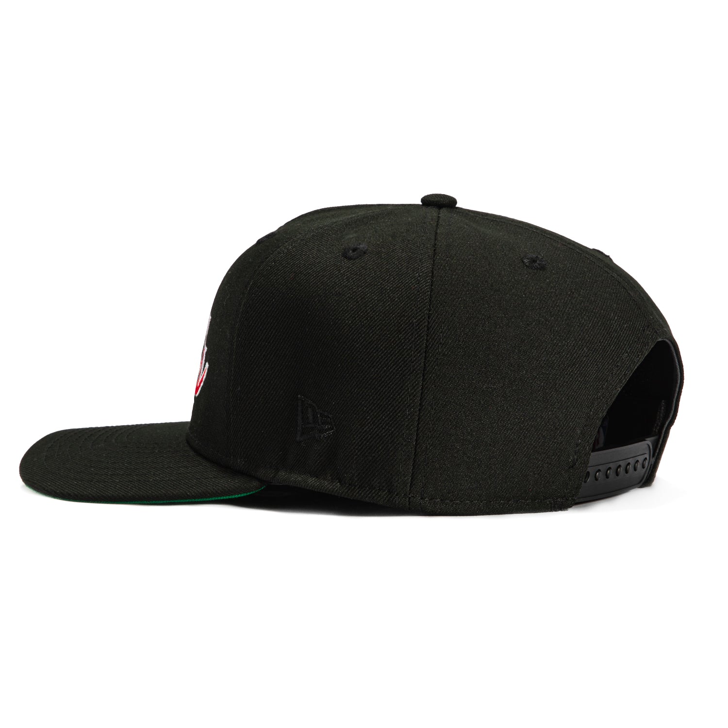 New Era 9Seventy Chicago Bulls Script Stretch Snapback Hat - Black | Official NBA Licensed Cap for Men & Women | Perfect for Basketball Games, Streetwear Fashion & Sports Fans