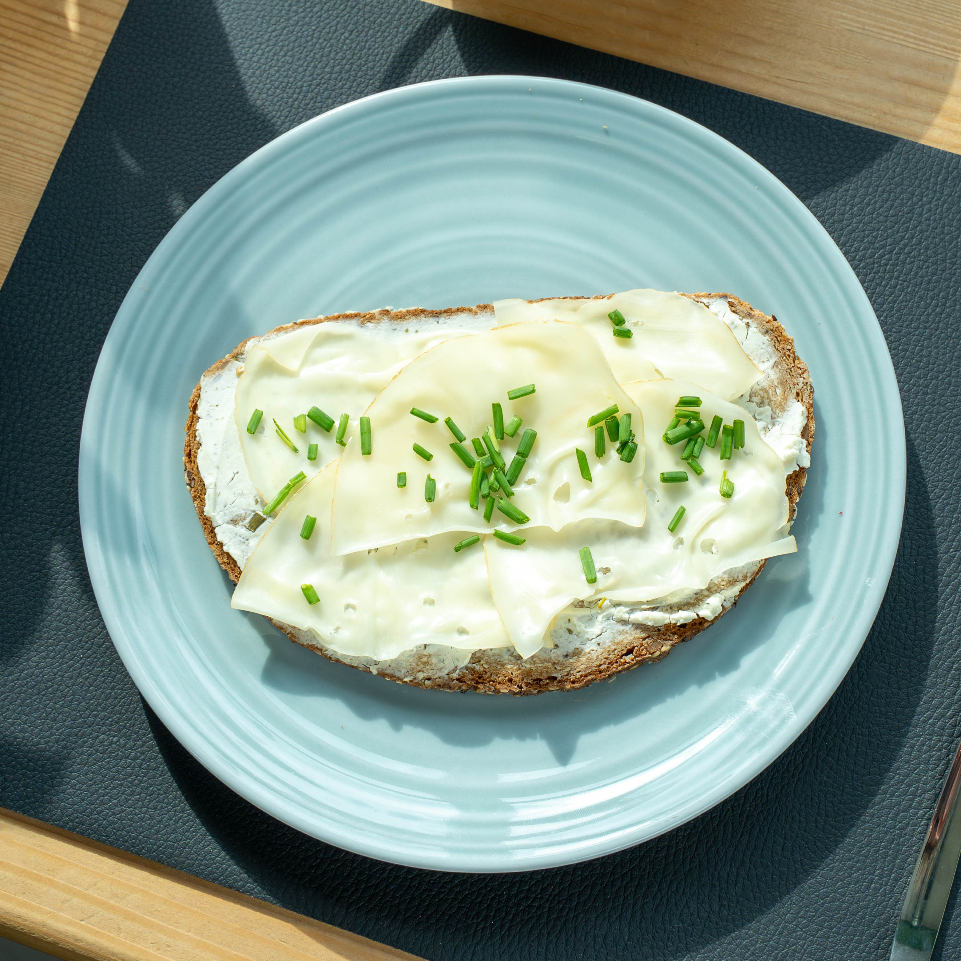 Premium 23cm Cyan Porcelain Plate with Magnet - Elegant Dining & Kitchen Decor for Home, Parties & Gifts