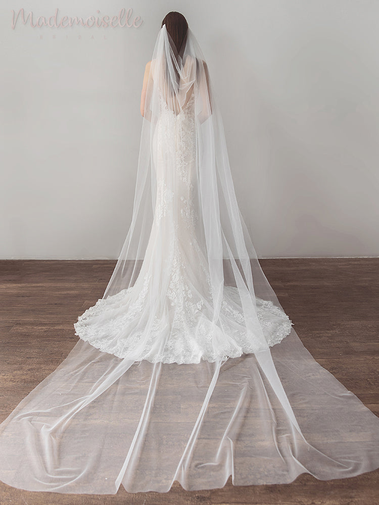 Elegant Cecilia Veil - Bridal Wedding Accessory for Church Ceremony & Photo Shoot