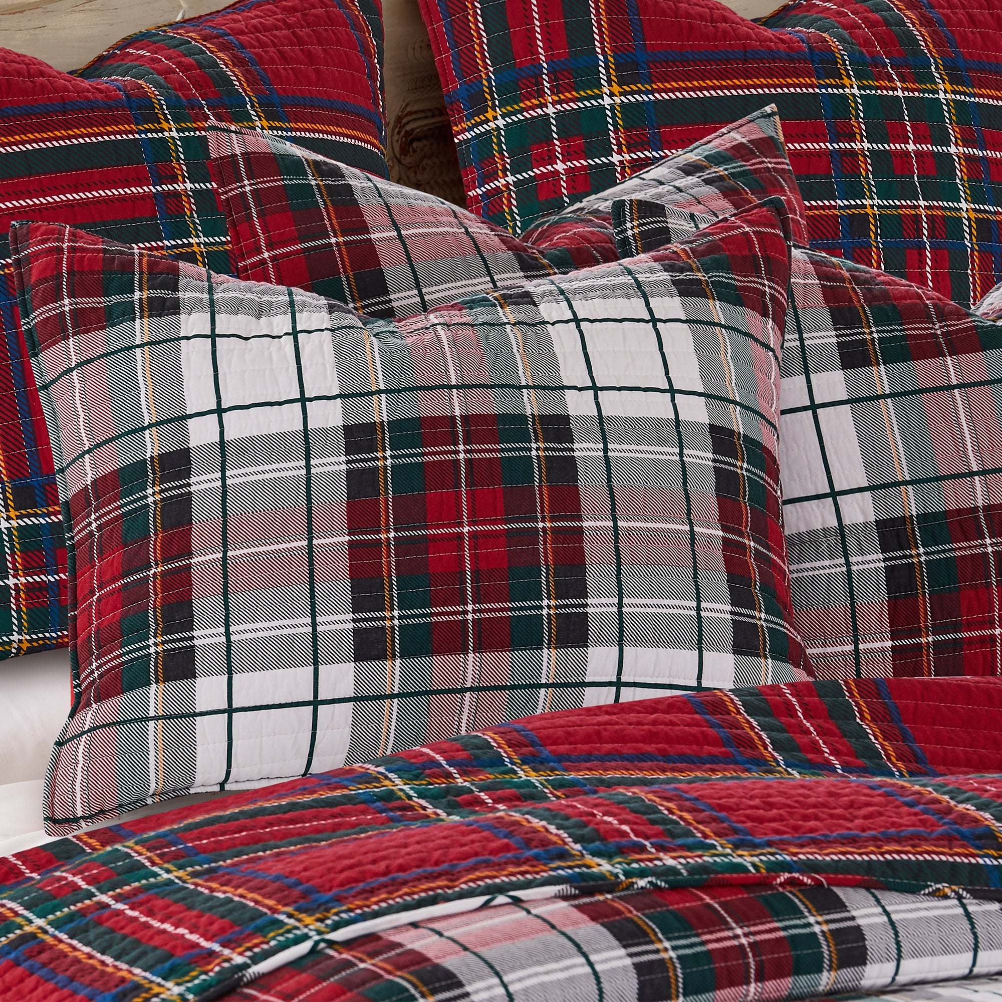 Spencer Plaid Quilt - Soft & Cozy Tartan Pattern Bedspread for Winter Warmth | Perfect for Bedroom Decor, Guest Room, and Cozy Cabin Retreats