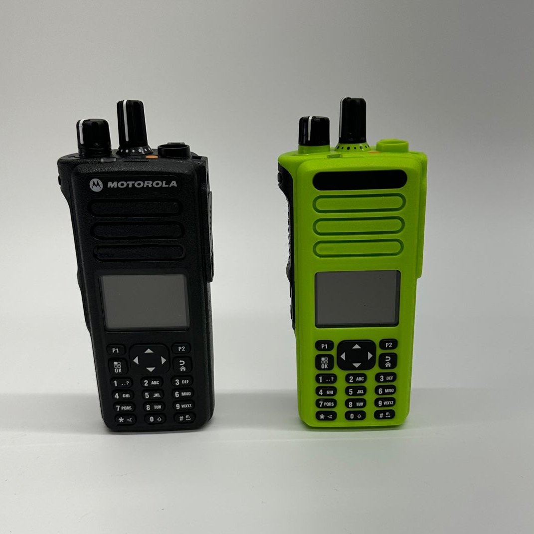 Motorola XPR7550 AAH56RDN9KA1AN UHF Two-Way Portable Radio - Compatible with Connect Plus, LTR Passport & CapMax Systems - Ideal for Construction, Security & Event Communication