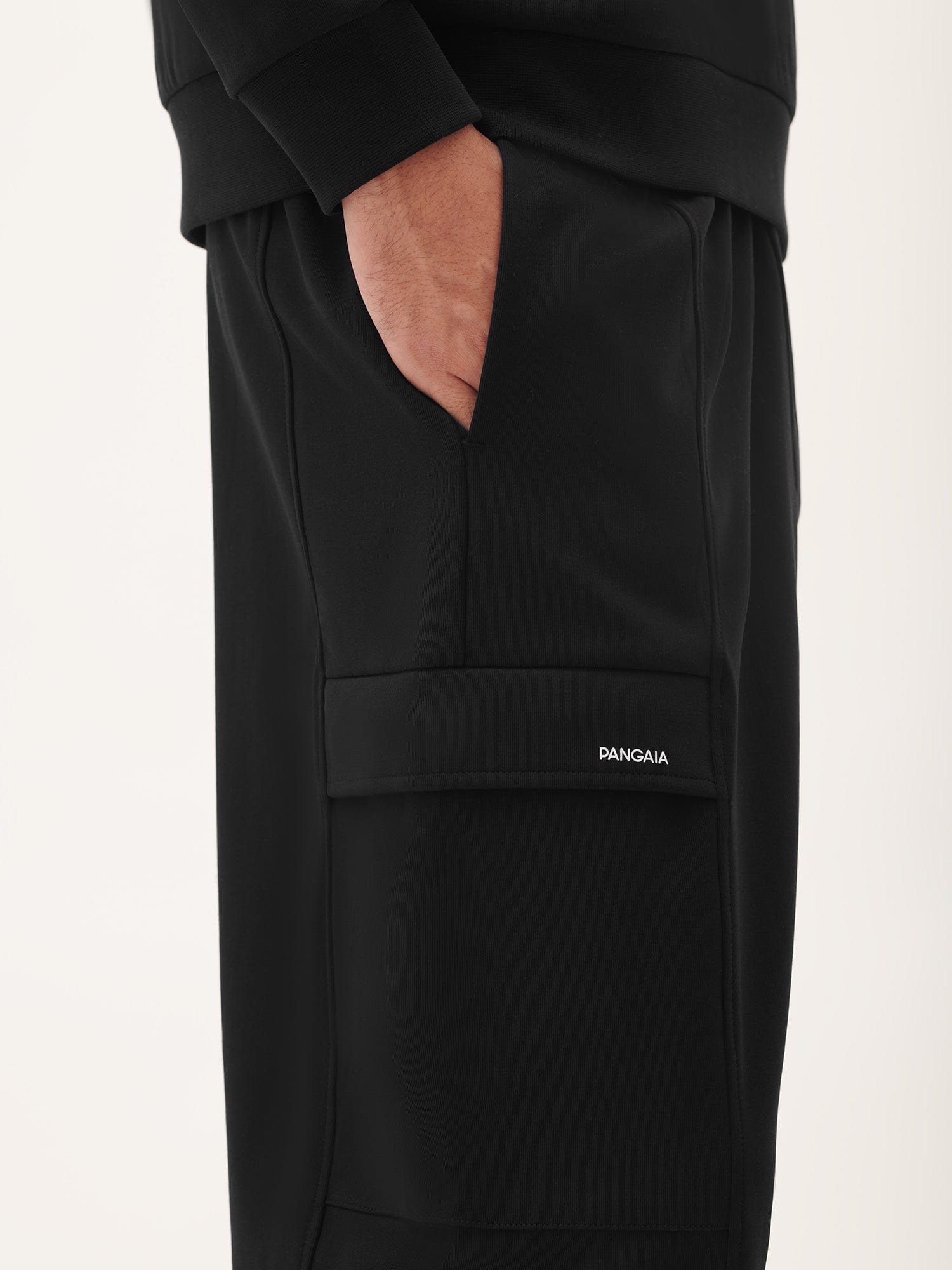 **Men's DNA Double Jersey Cargo Pants - Black | Comfortable & Stylish Casual Wear for Outdoor Activities & Travel**