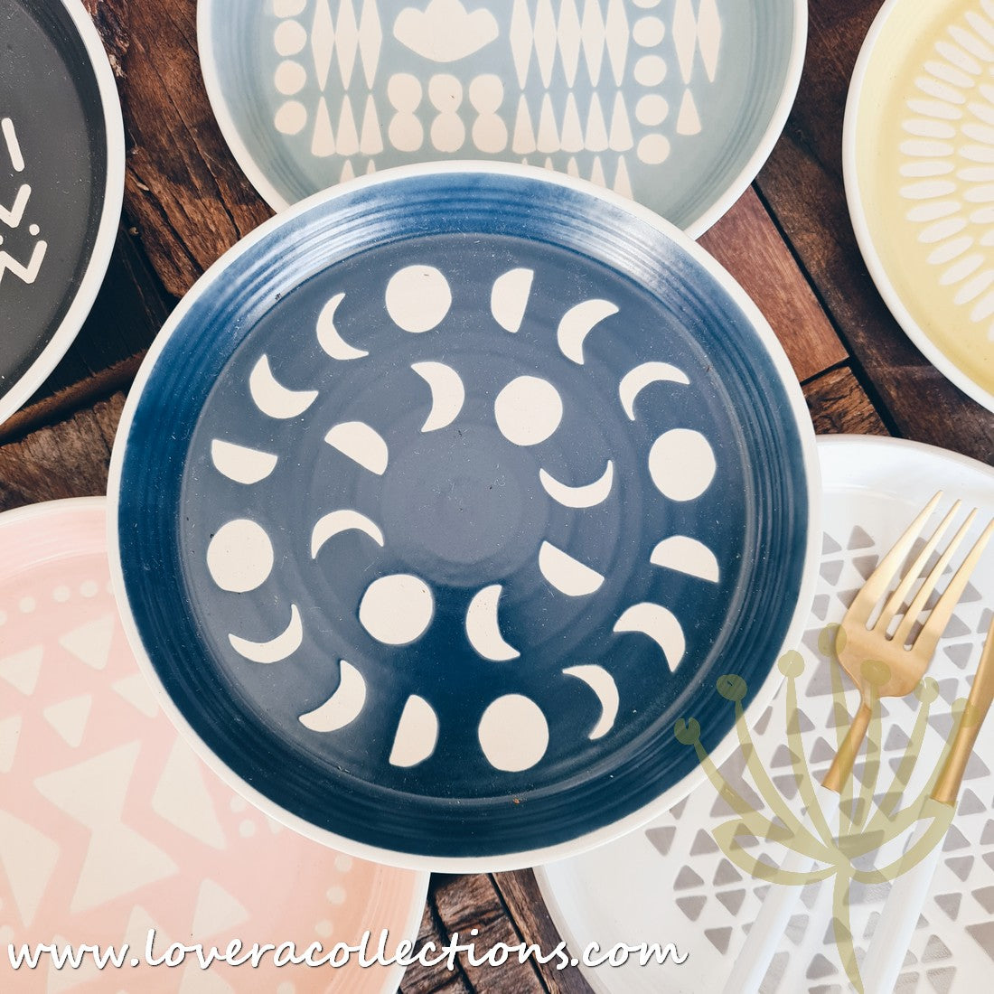 Groovy Embossed Dinnerware Set - 70% Off Clearance Sale | Elegant Tableware for Parties, Weddings & Home Decor