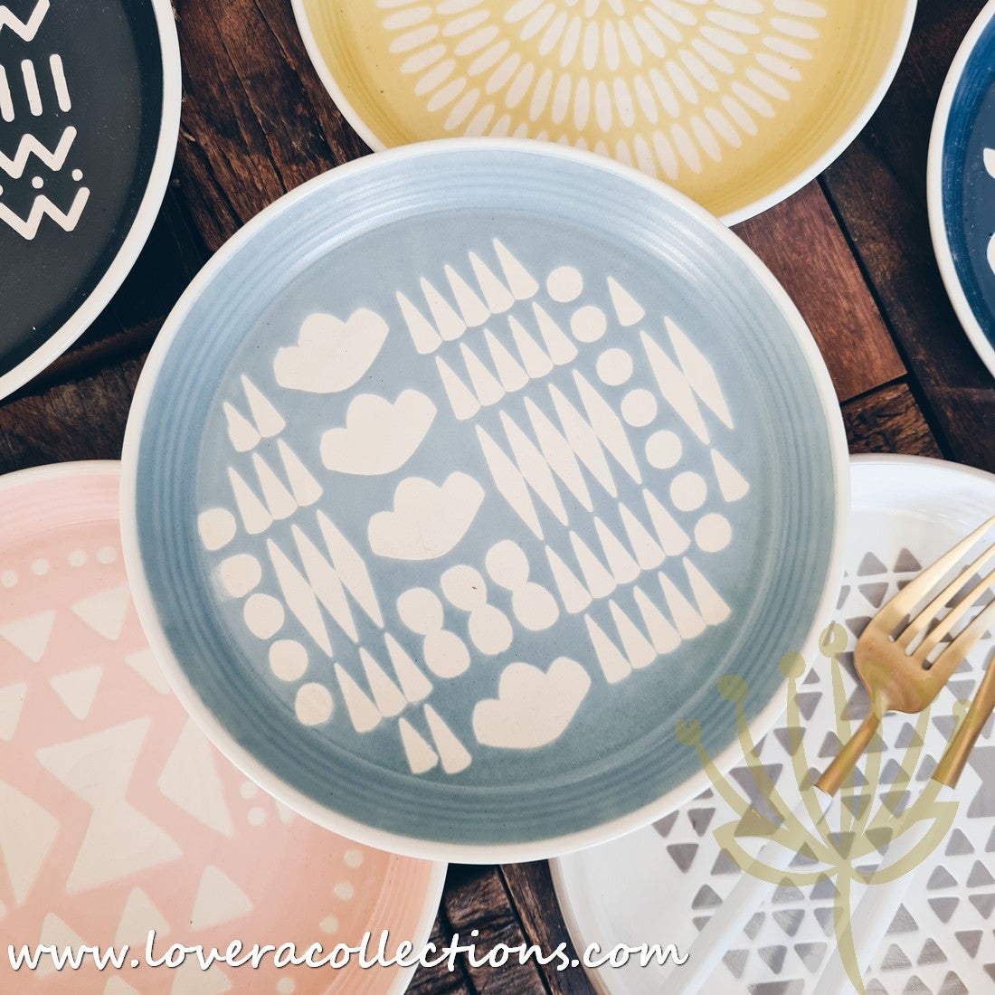 Groovy Embossed Dinnerware Set - 70% Off Clearance Sale | Elegant Tableware for Parties, Weddings & Home Decor