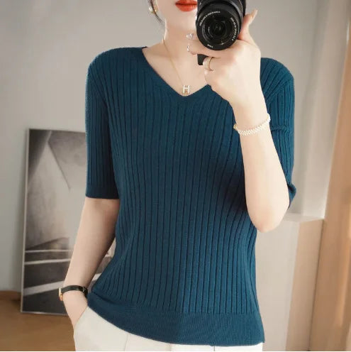 Women's Short Sleeve V-Neck Knit Casual Sweater - Soft Comfortable Pullover for Everyday Wear, Office & Weekend Outfits