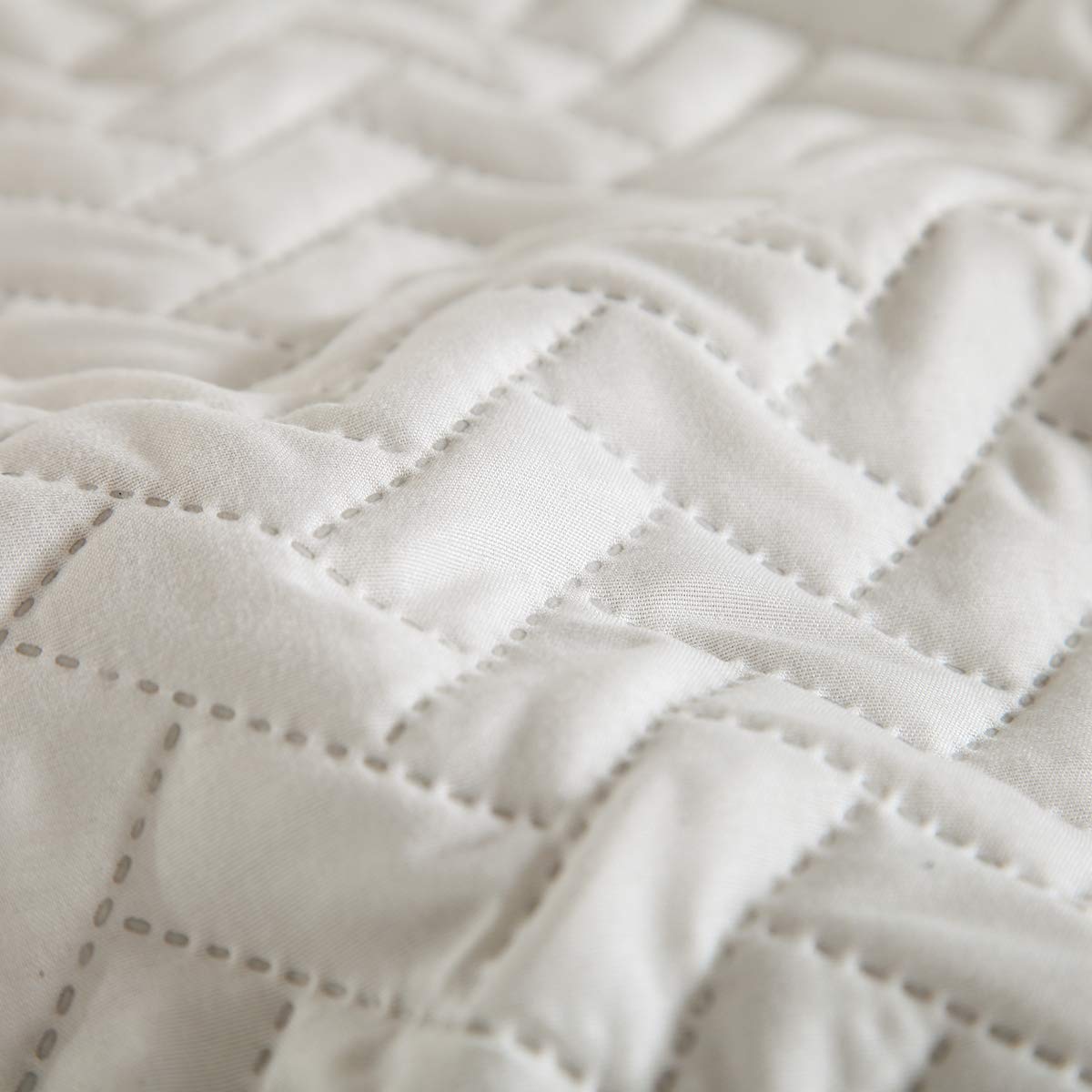 Premium MERRY HOME King Size Quilt Set - 320GSM Lightweight Summer Bedding, 3-Piece Solid White Quilt Cover (92