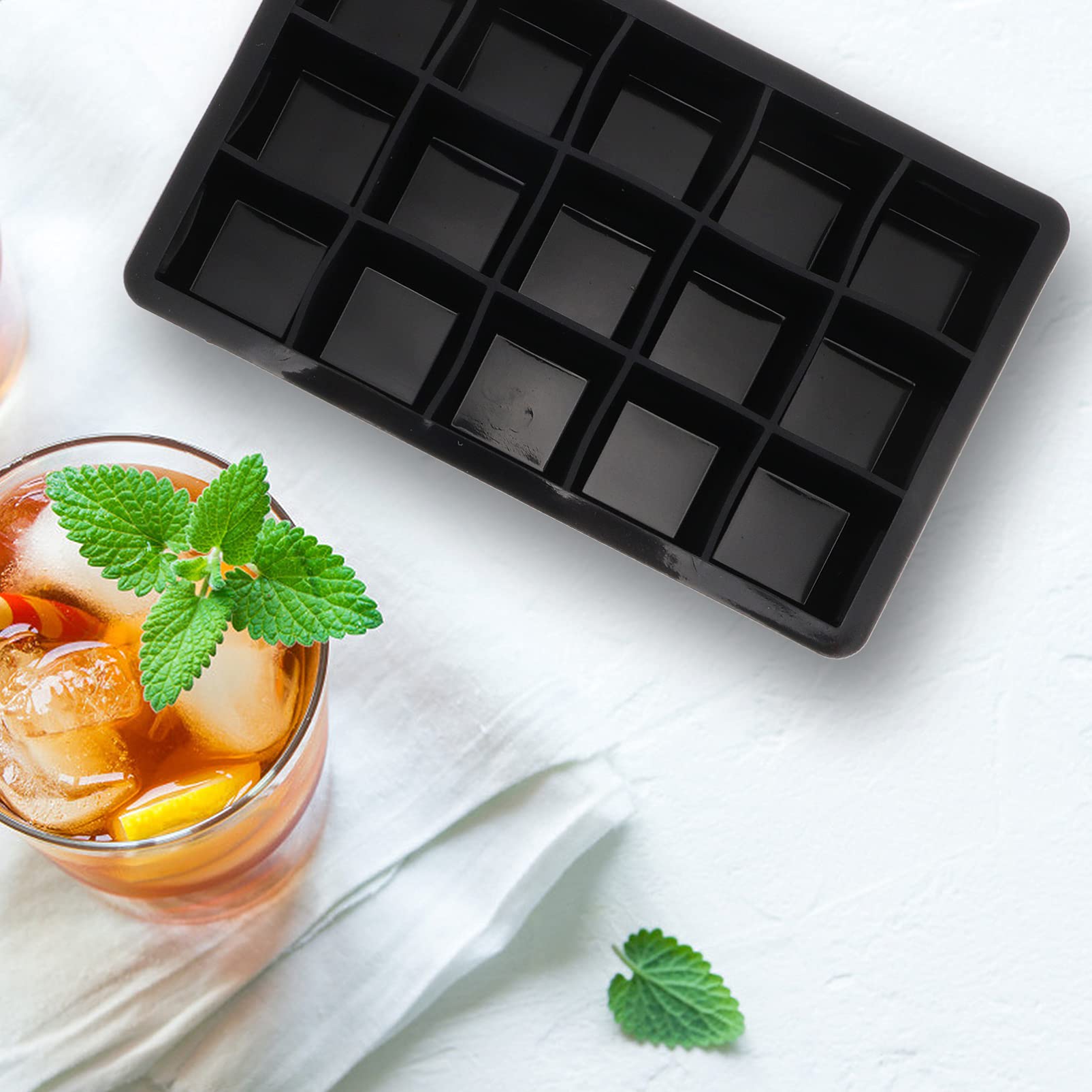 SOLUSTRE 2-Pack Silicone Ice Cube Trays with Lids - Reusable Diamond Ice Molds for Cocktails, Whiskey, Smoothies & Dog Treats - BPA Free Flexible Ice Cube Maker for Kitchen, Bar & Party Use