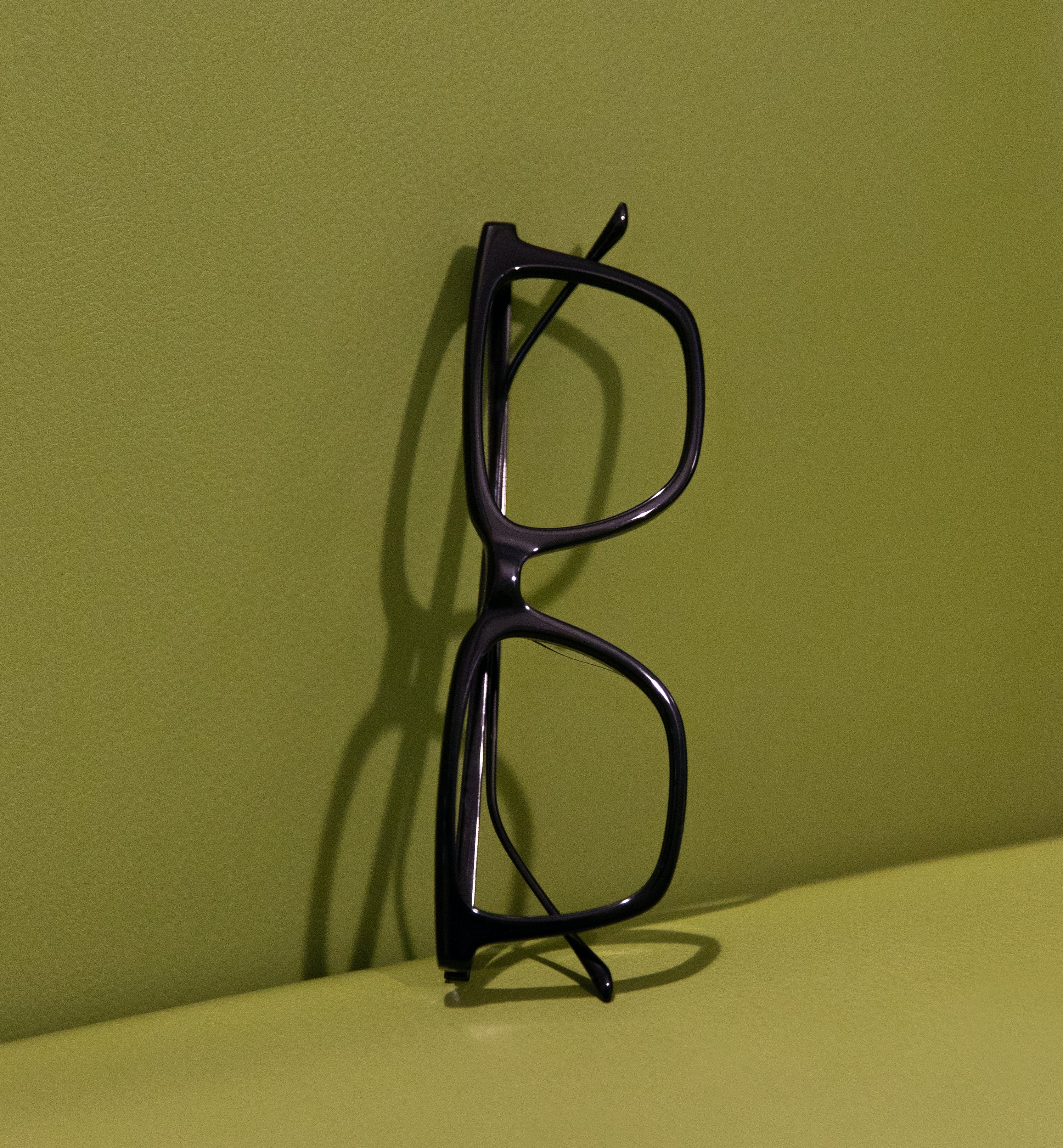Stylish Graduation Eyeglasses for Men & Women - Trendy Prescription Glasses for Graduates - Perfect for Graduation Ceremonies & Professional Settings
