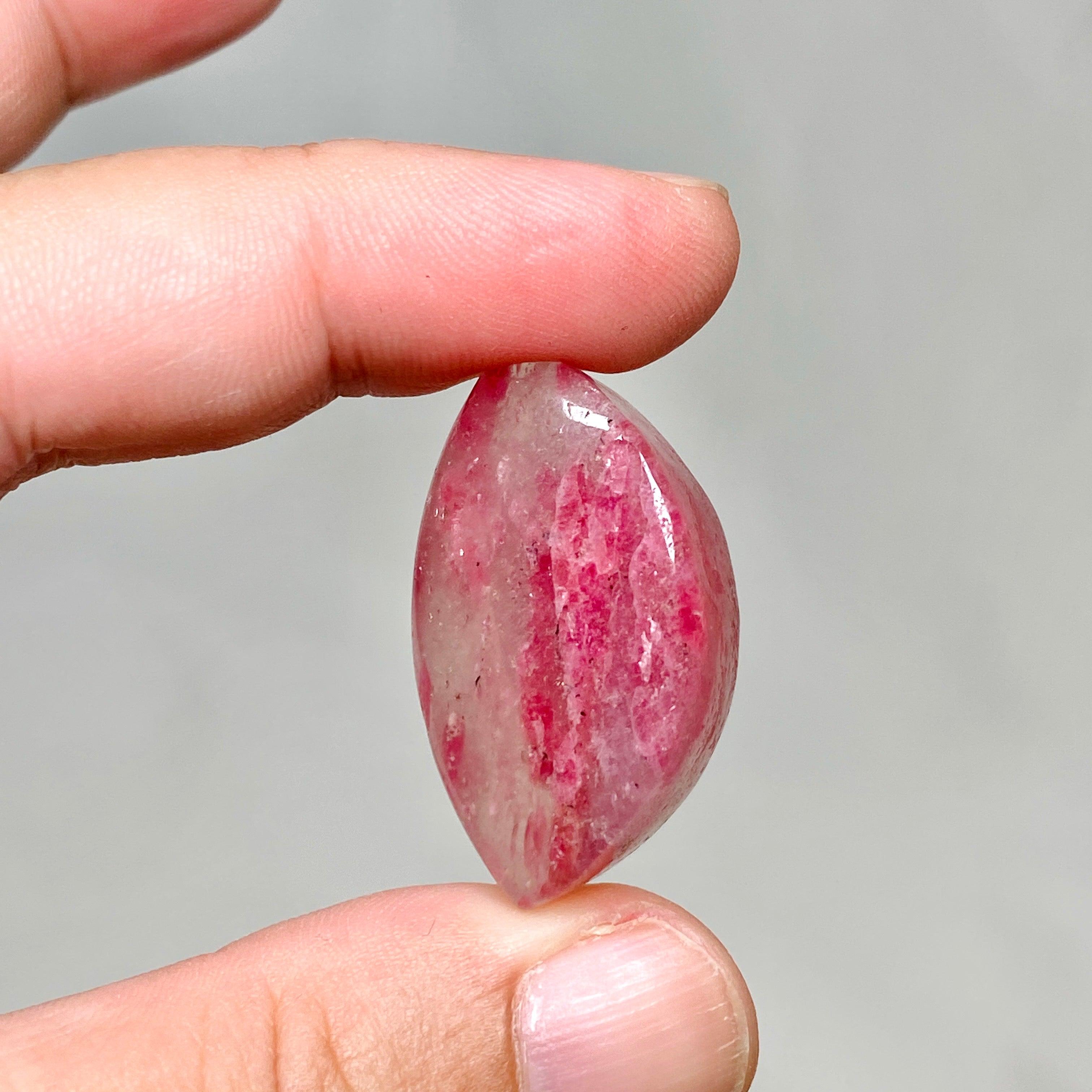 Natural Rhodonite in Quartz Crystal - Healing Stone for Emotional Balance & Stress Relief - Perfect for Meditation, Jewelry Making & Home Decor