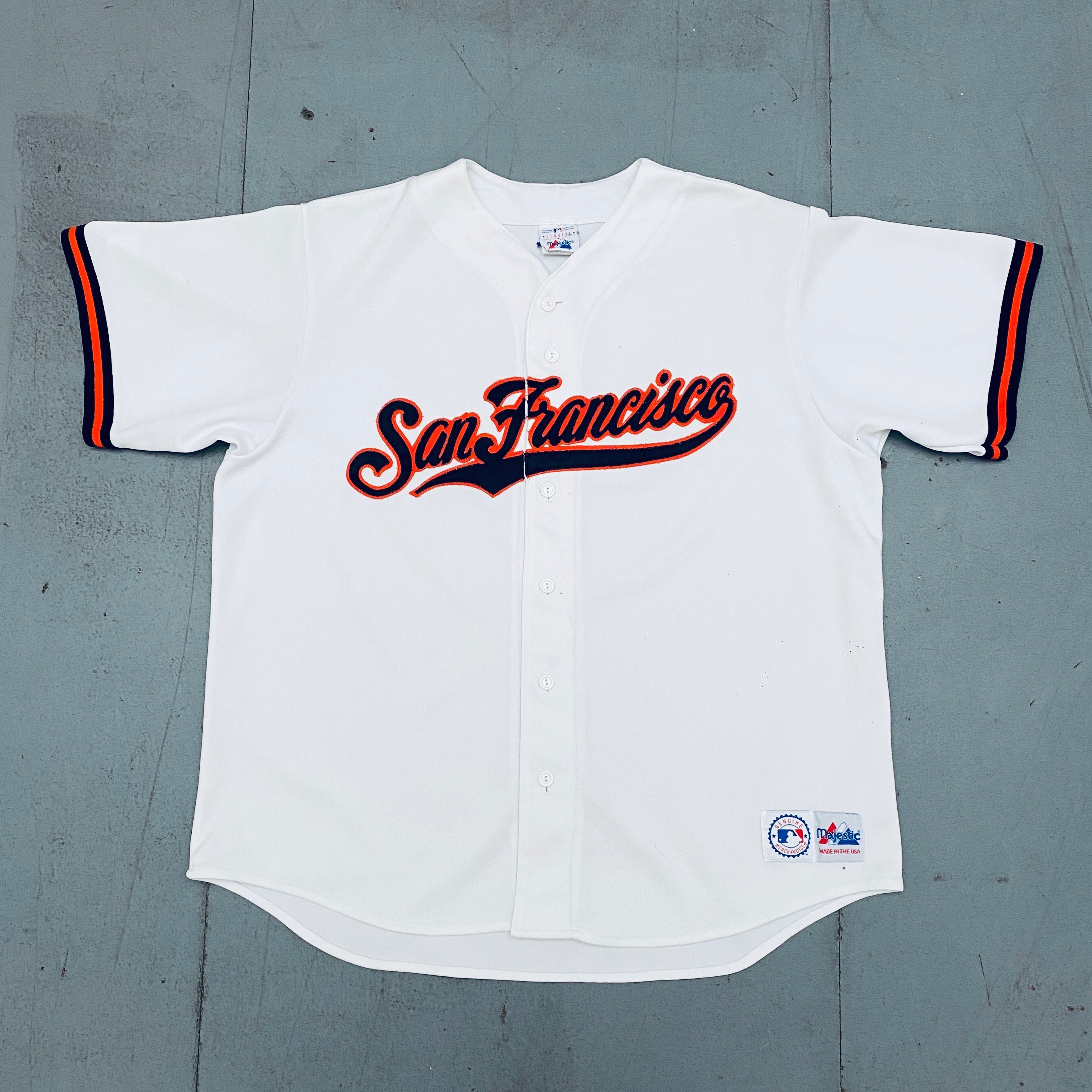 San Francisco Giants 1990s White Majestic Stitched Script Spellout Jersey - XL Size | Vintage Baseball Fan Gear for Game Day & Casual Wear