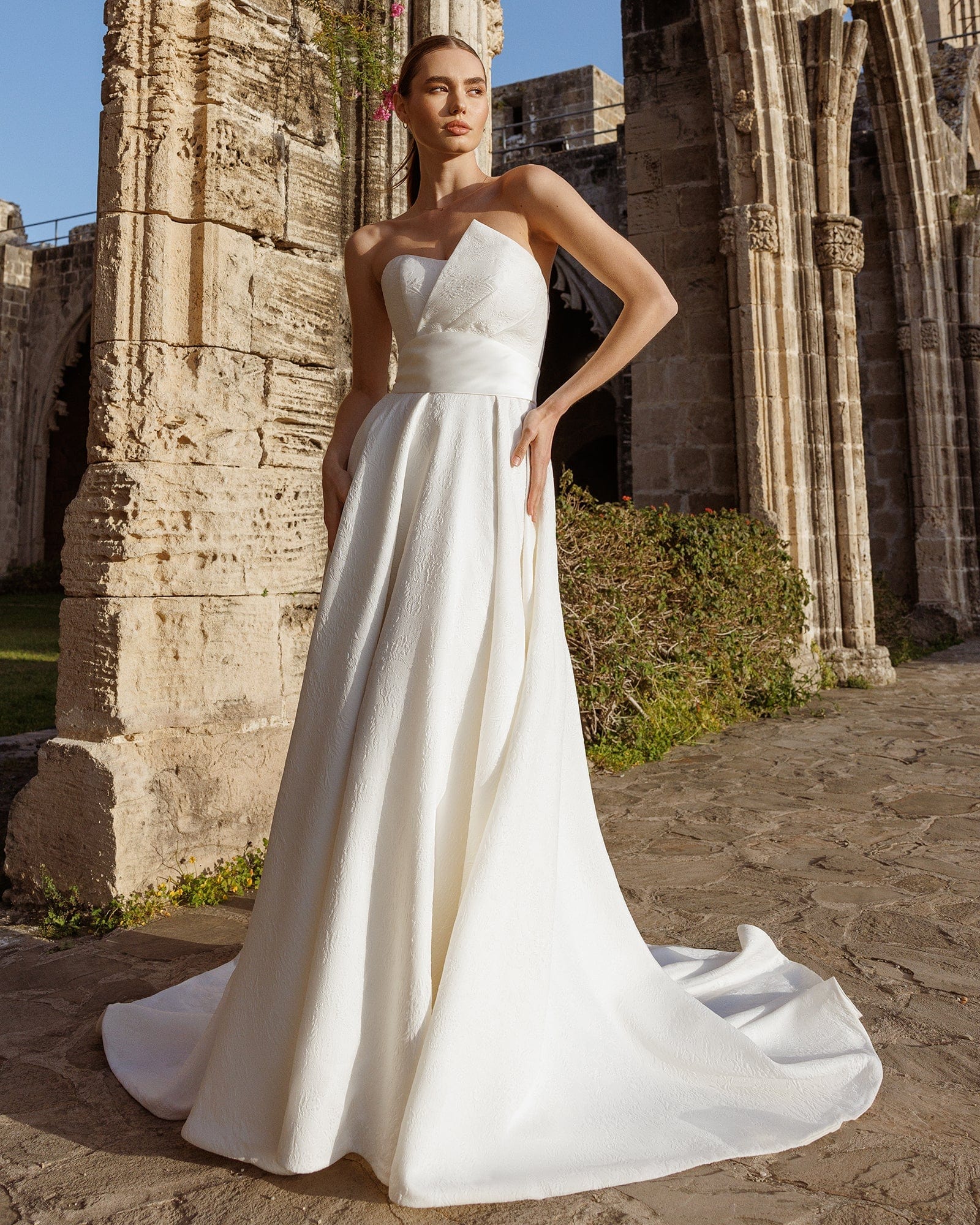 Antonio Gual Rainey Women's Size 2 Dress - Elegant Evening Gown for Parties, Weddings & Special Occasions