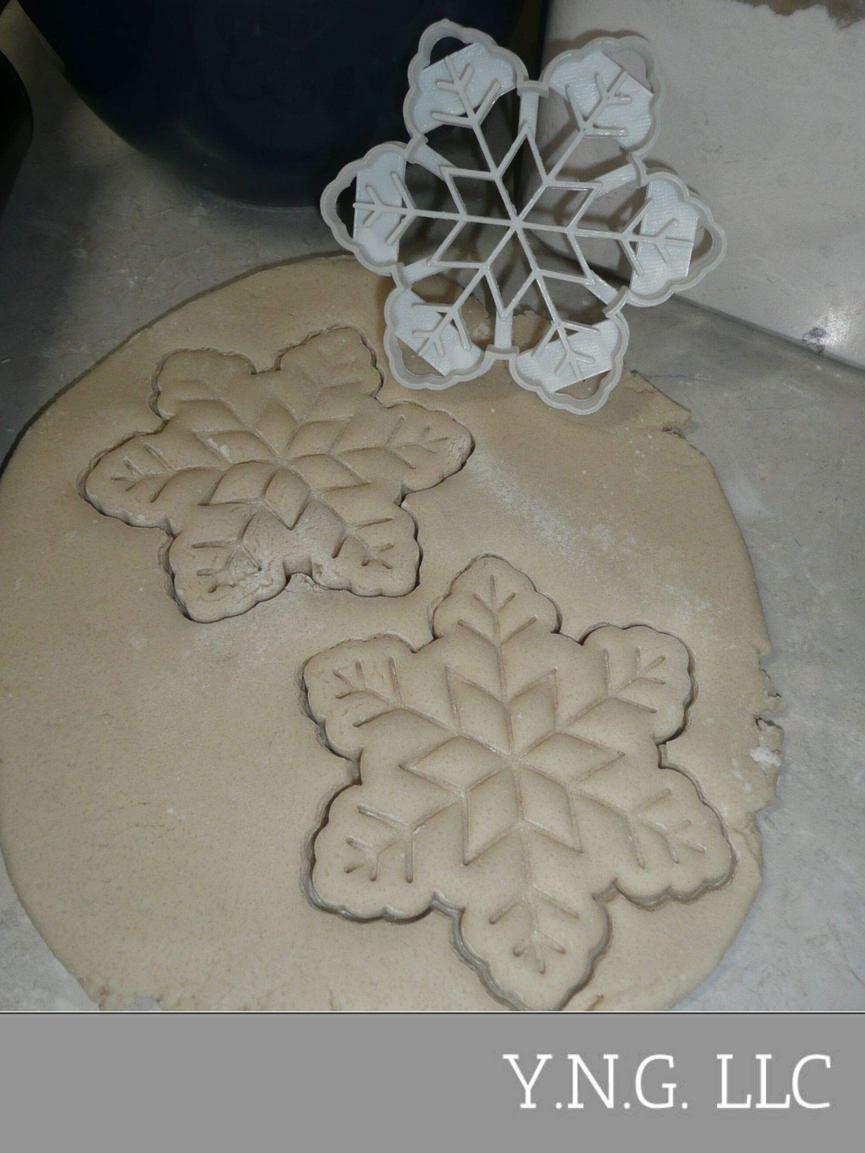 Snowflake Cookie Cutter - Winter Wonderland Design - Made in USA (PR2134) - Perfect for Holiday Baking, Christmas Cookies & DIY Decorations