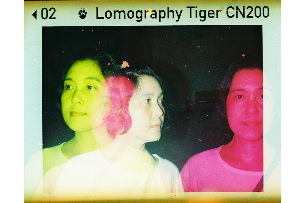 Lomography Lomomatic 110 Film Camera with Built-in Flash - Vintage Style Metal Body for Travel, Parties & Creative Photography