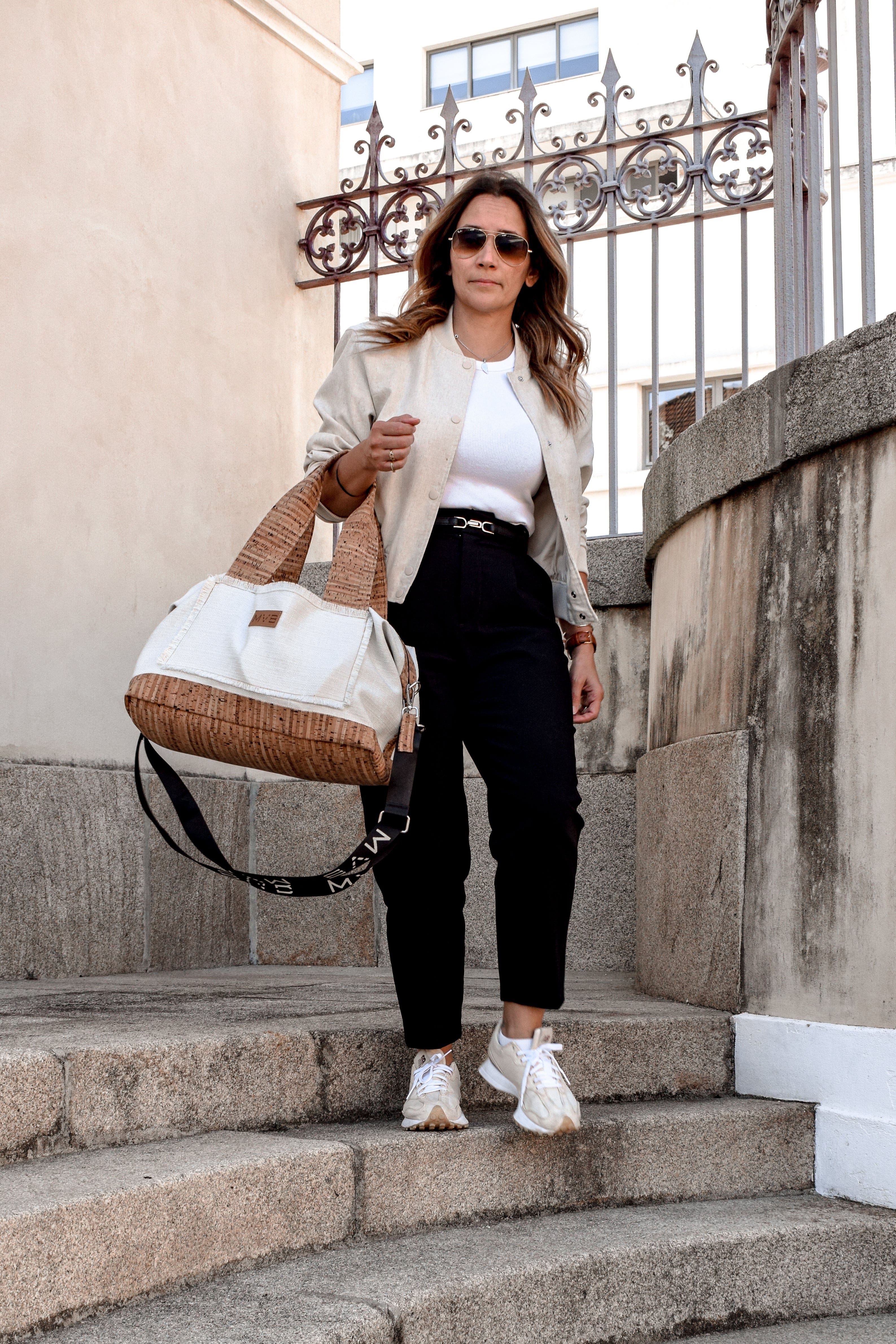 Women's Summer Cork Handbag - Eco-Friendly & Lightweight Crossbody Purse for Beach, Travel & Casual Outings