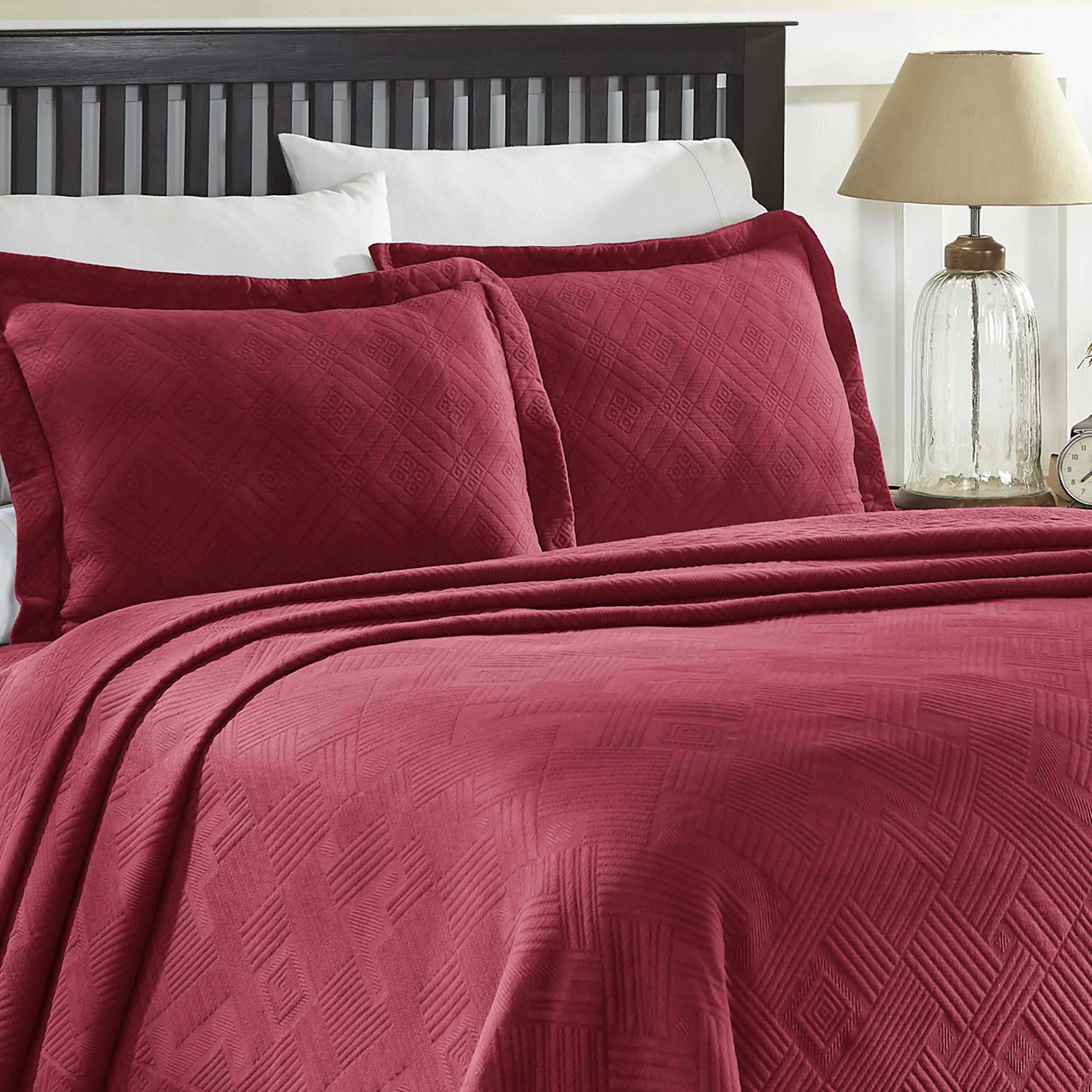 Geometric Fret Cotton Jacquard Matelasse Scalloped Bedspread Set - Queen Size Luxury Bedding for Modern Bedrooms | Perfect for Guest Rooms & Master Suites
