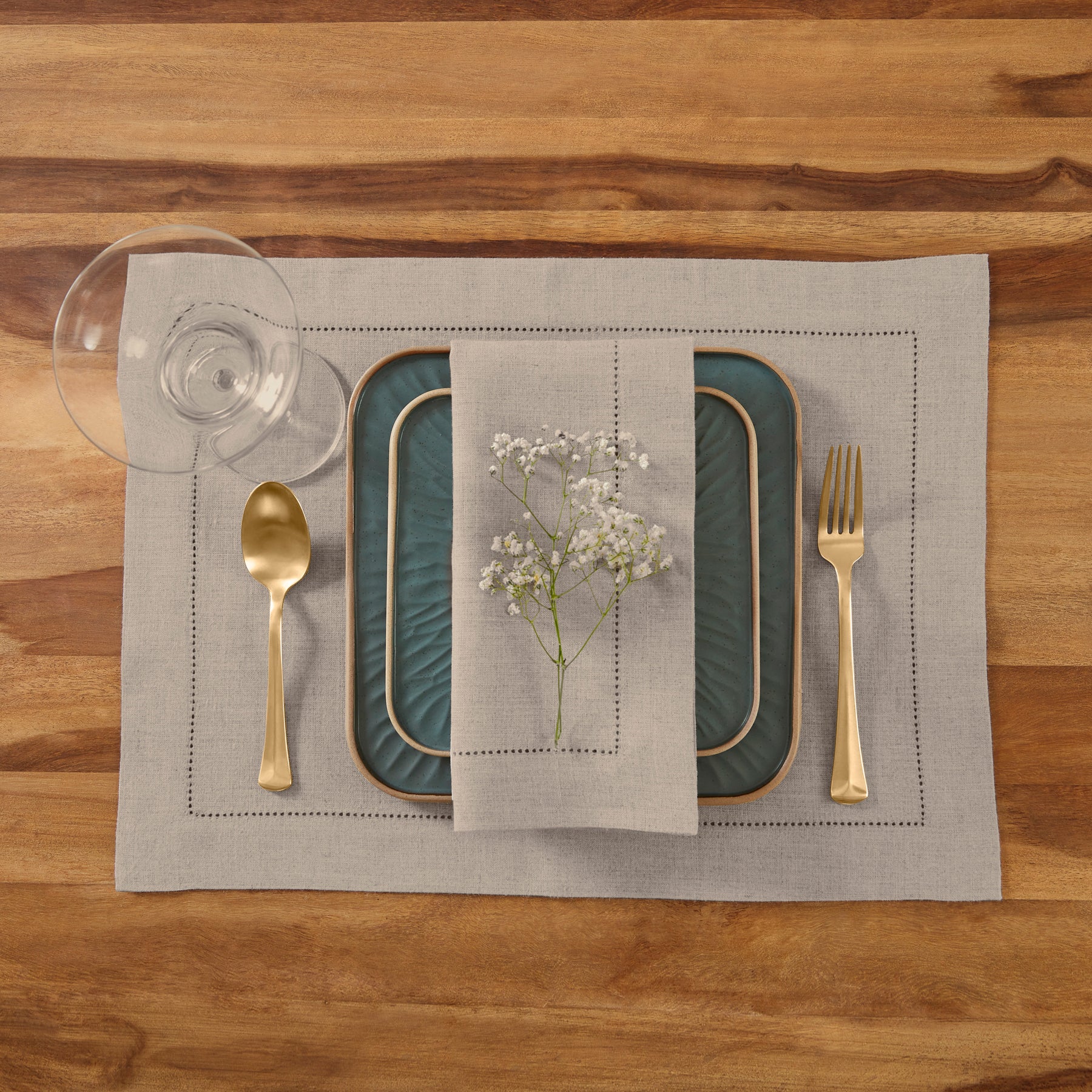 Premium Medium Weight Hemstitch Placemats Set of 4 - Elegant Linen Table Mats for Dining, Parties & Home Decor - Washable & Durable Place Settings for Everyday Use