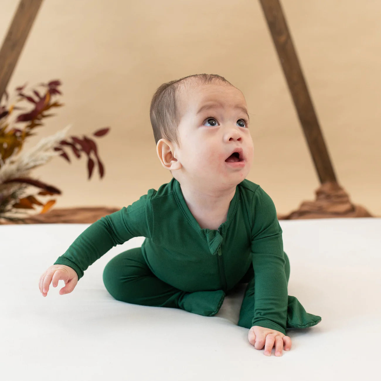 Soft Zippered Footie Pajamas for Babies - Cozy Forest Animal Print One-Piece Sleepwear for Newborns & Toddlers - Perfect for Bedtime, Naptime & Winter Outfits