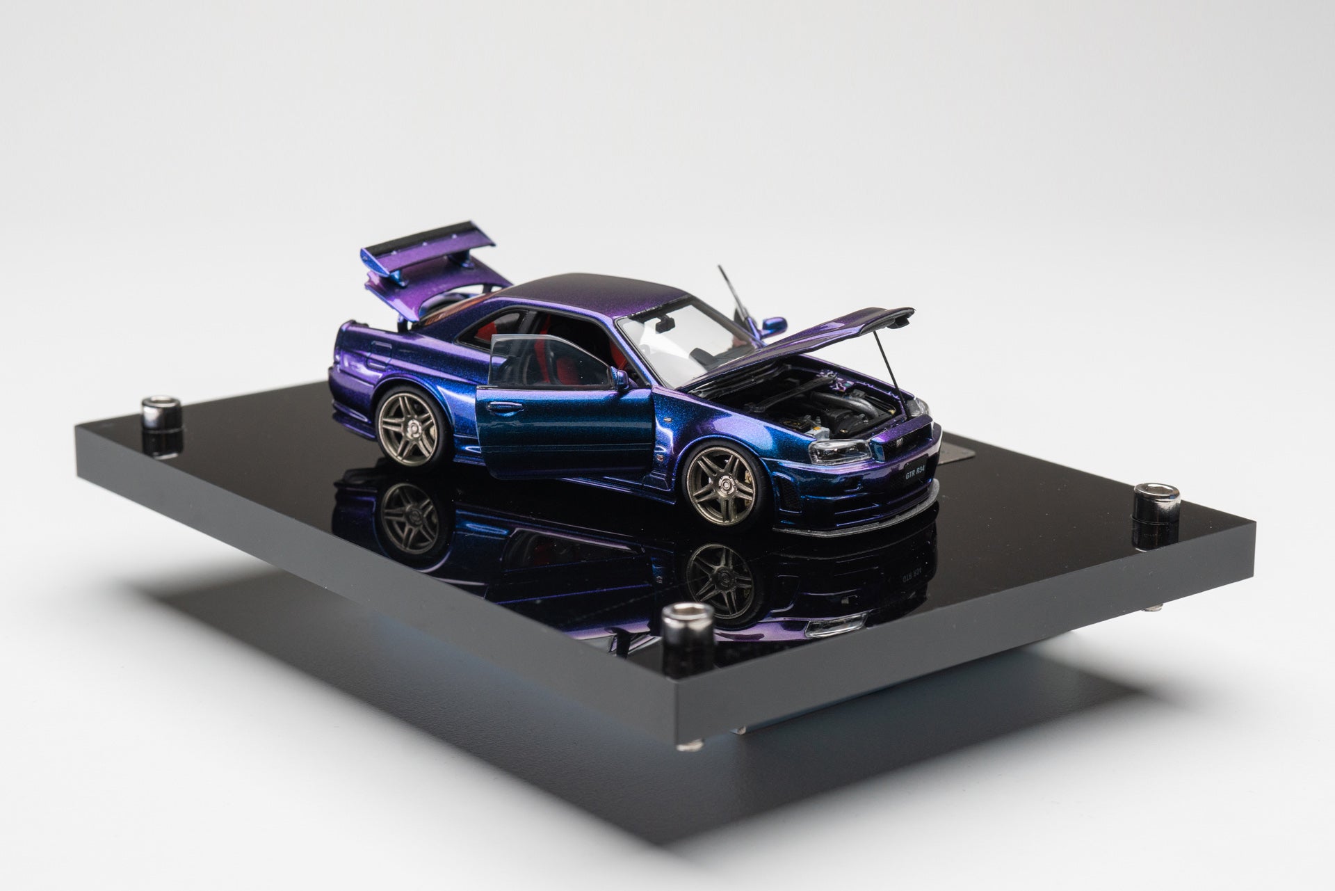 1:43 Scale Nissan Skyline Z Tune Diecast Model Car - Chameleon Luxury Edition | Collectible Japanese Sports Car | Perfect for Display Cases, Racing Collections & Gift Giving
